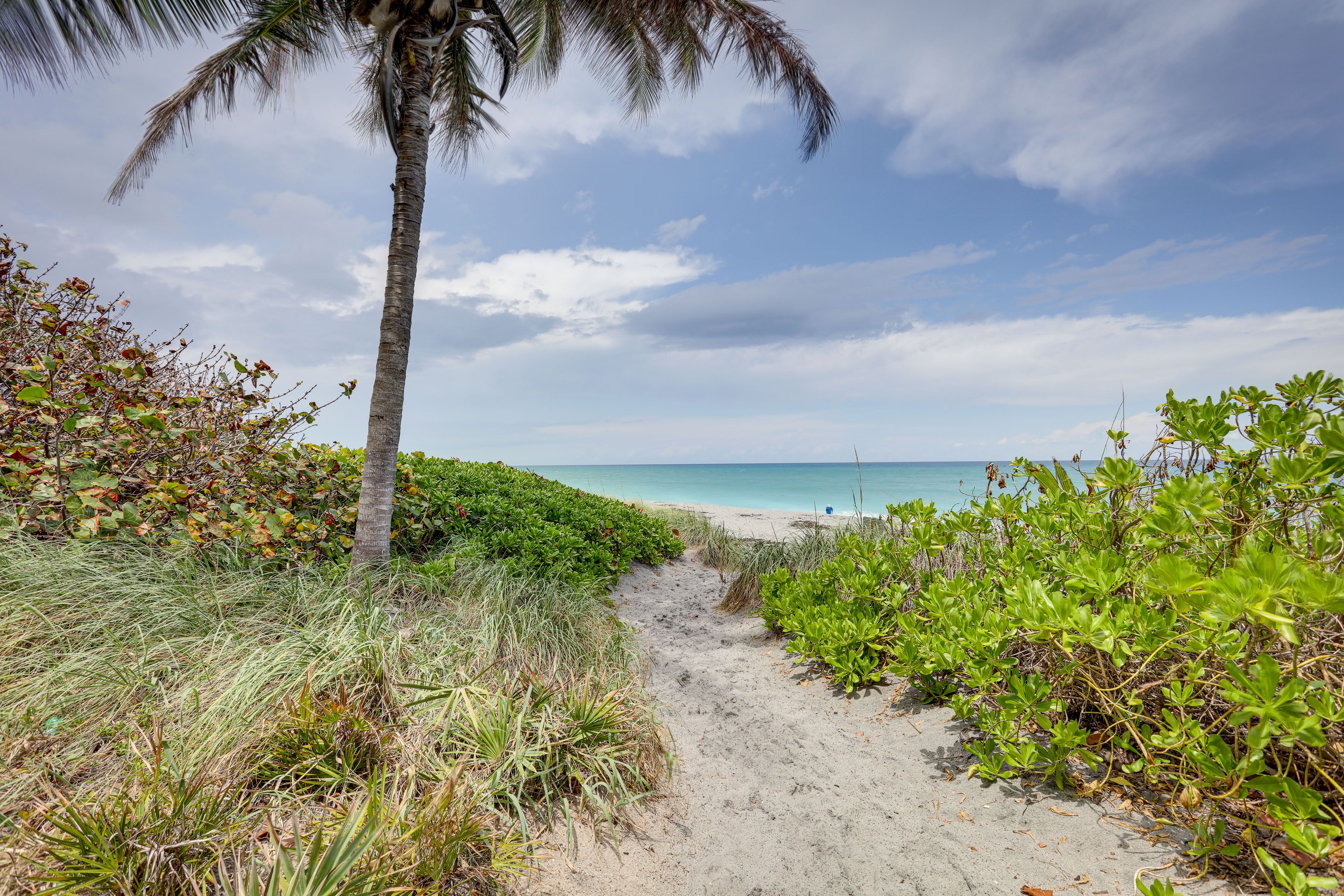 Juno Beach - Public Beach Access (Walking Distance)