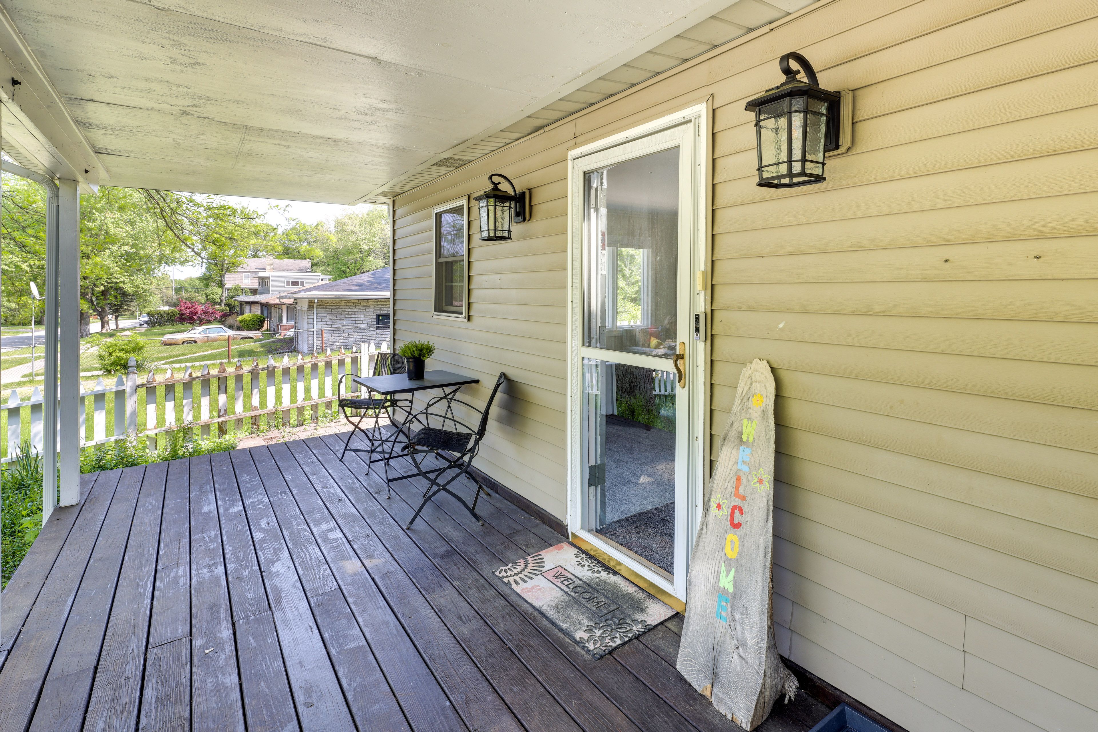 Front Porch | Seating