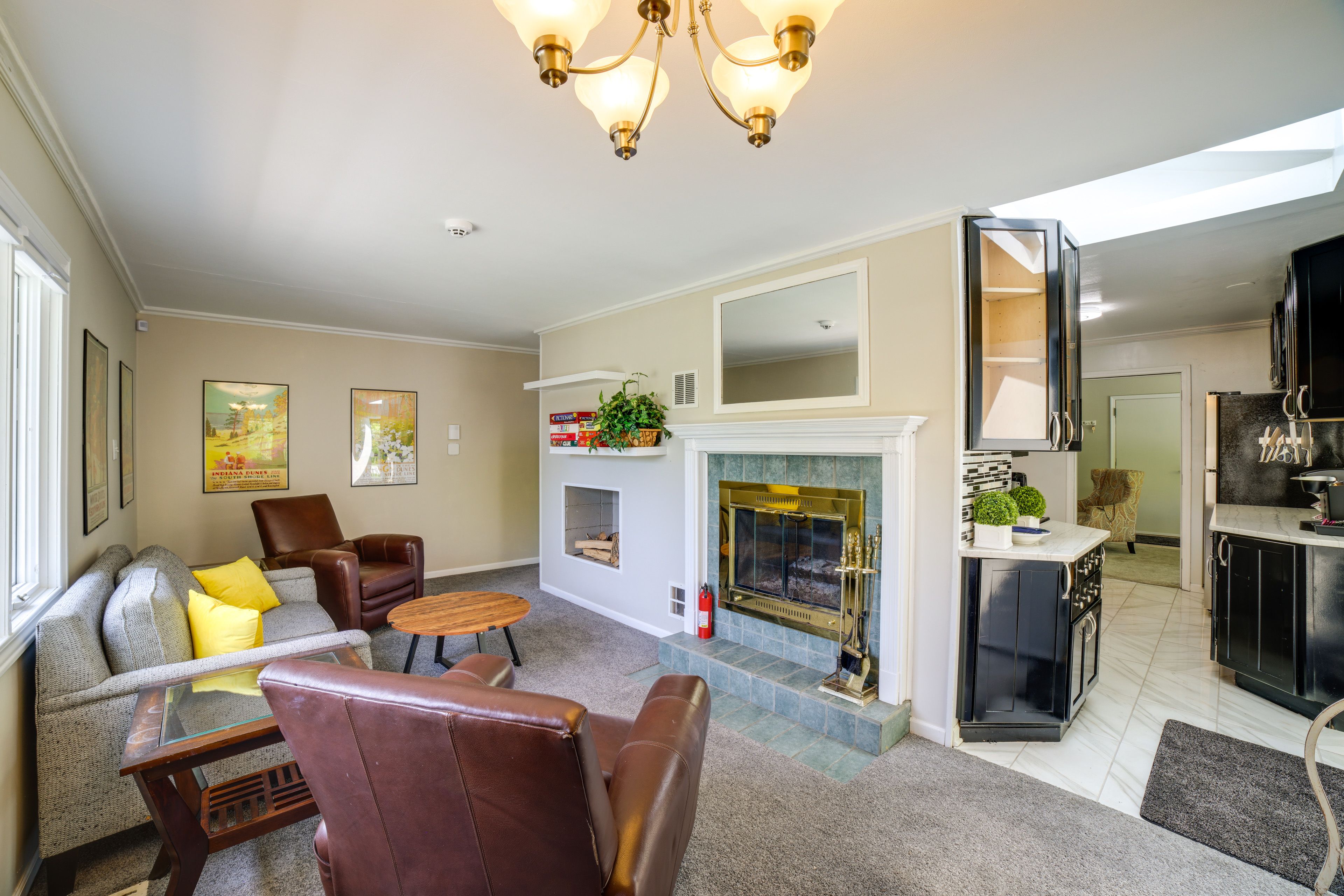 Family Room | Full Sleeper Sofa | Board Games | Fireplace