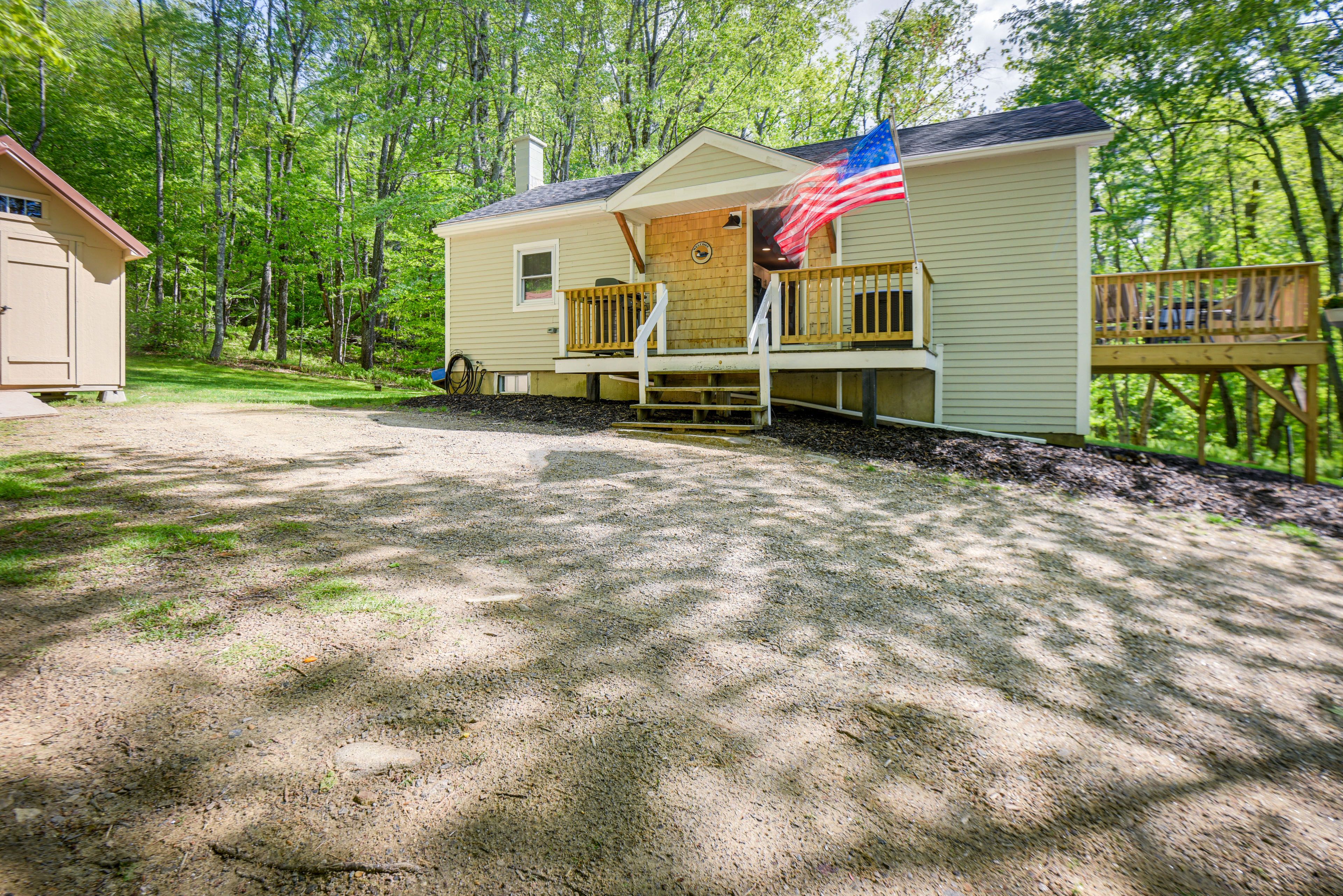 Parking | Driveway (6 Vehicles) | Boat/Trailer Parking Allowed