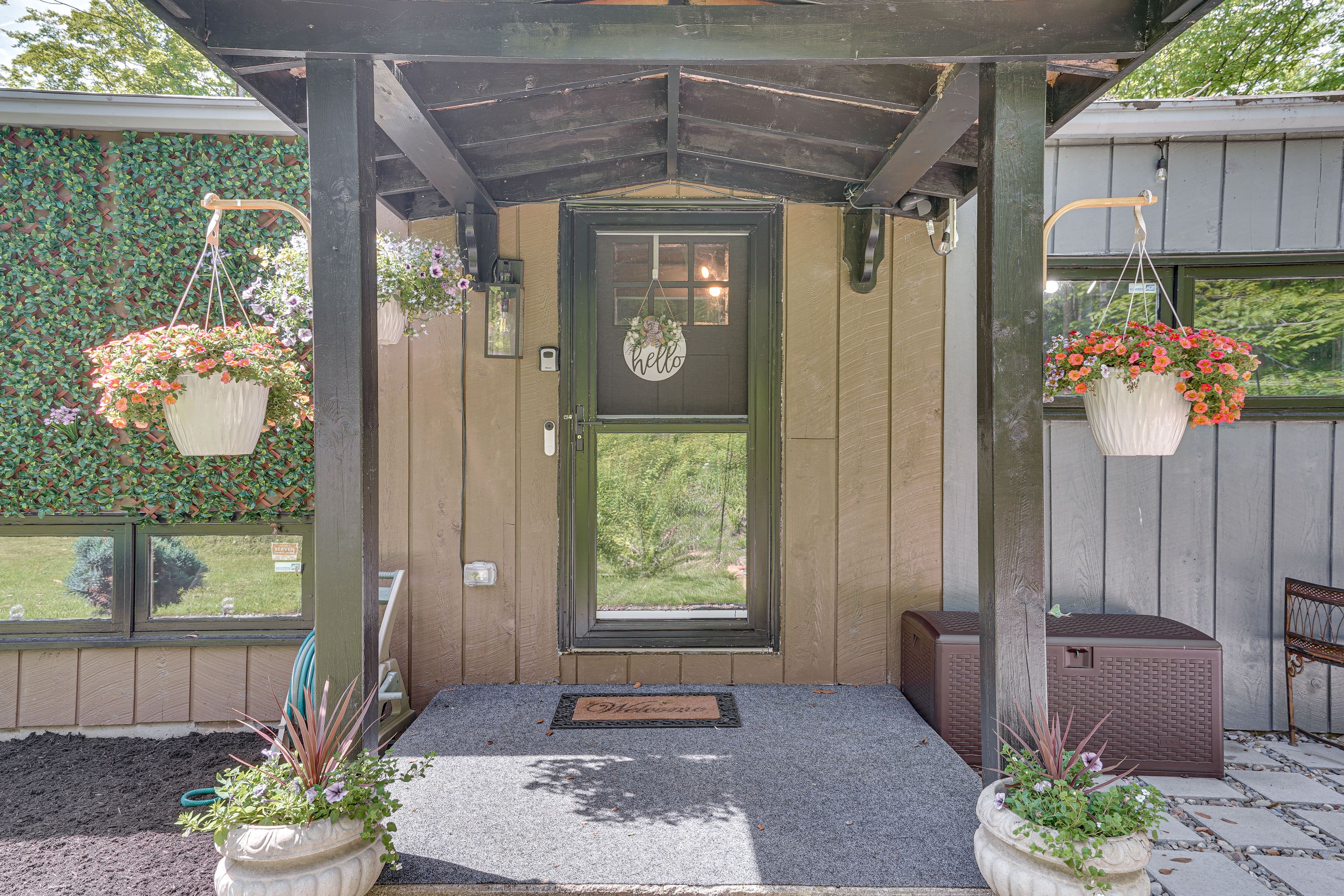 Cabin Exterior | Private Entrance