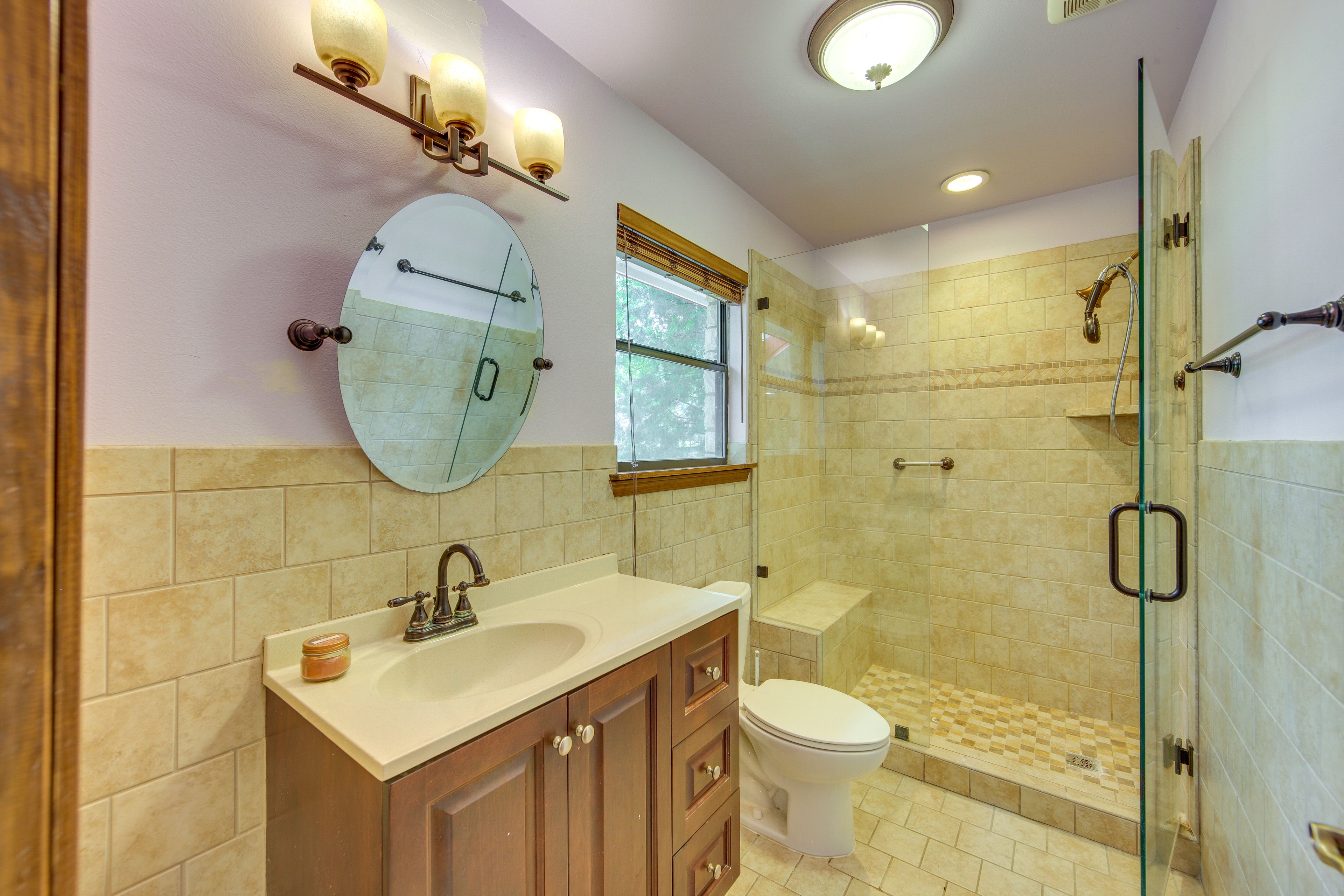 En-Suite Bathroom | Towels Provided