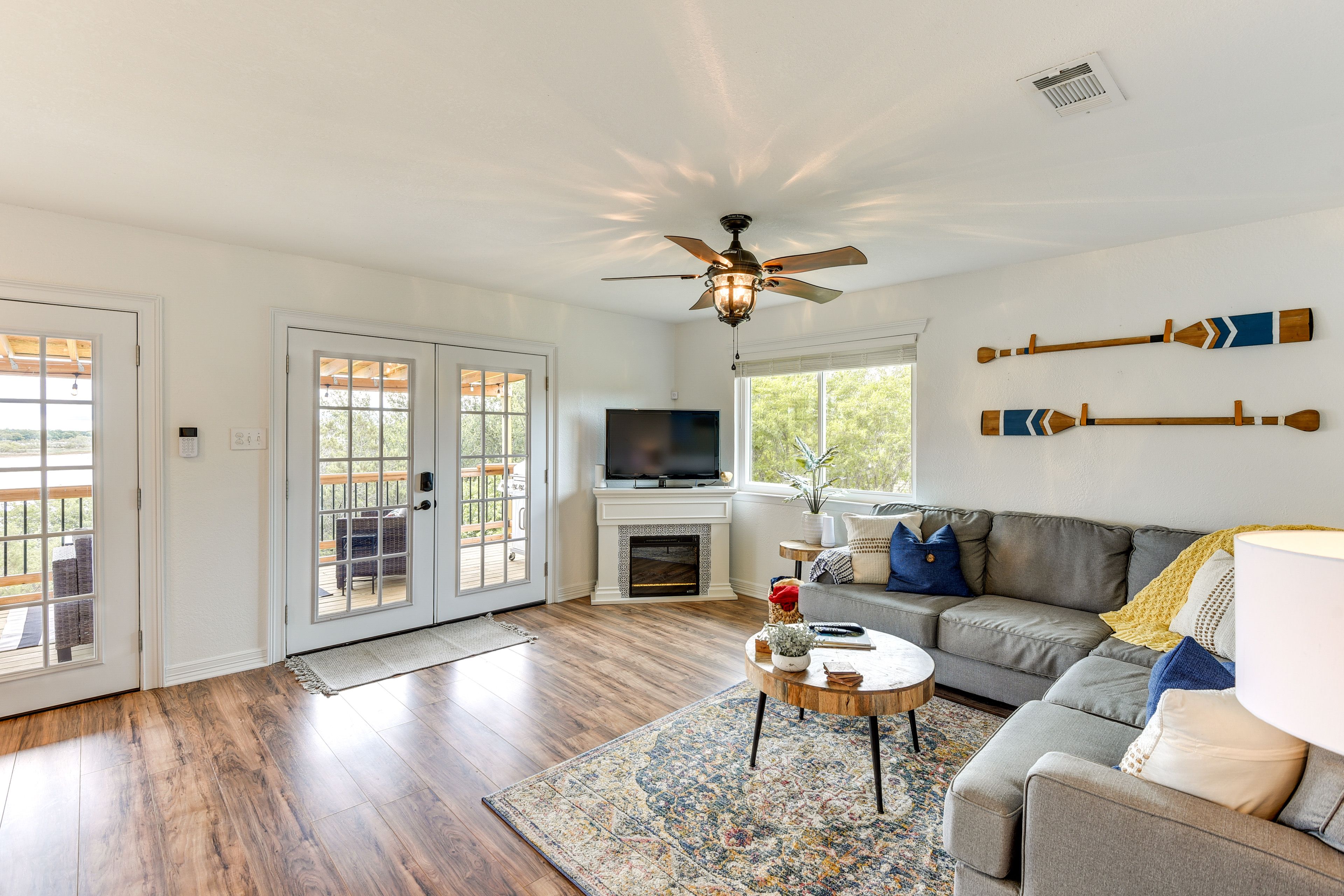 Living Room | Free WiFi | Smart TV w/ Roku | Single-Story Home