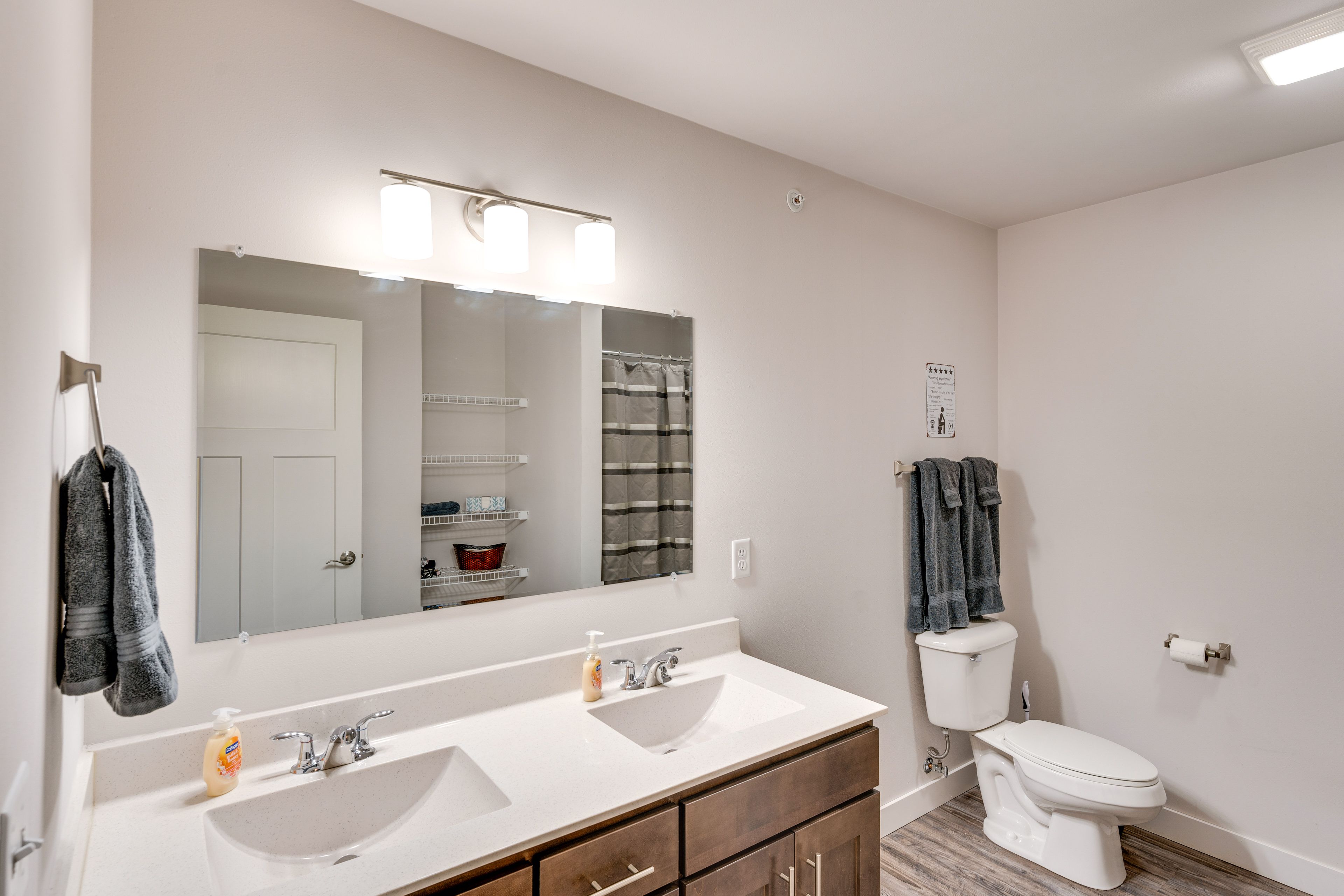 Full Bathroom