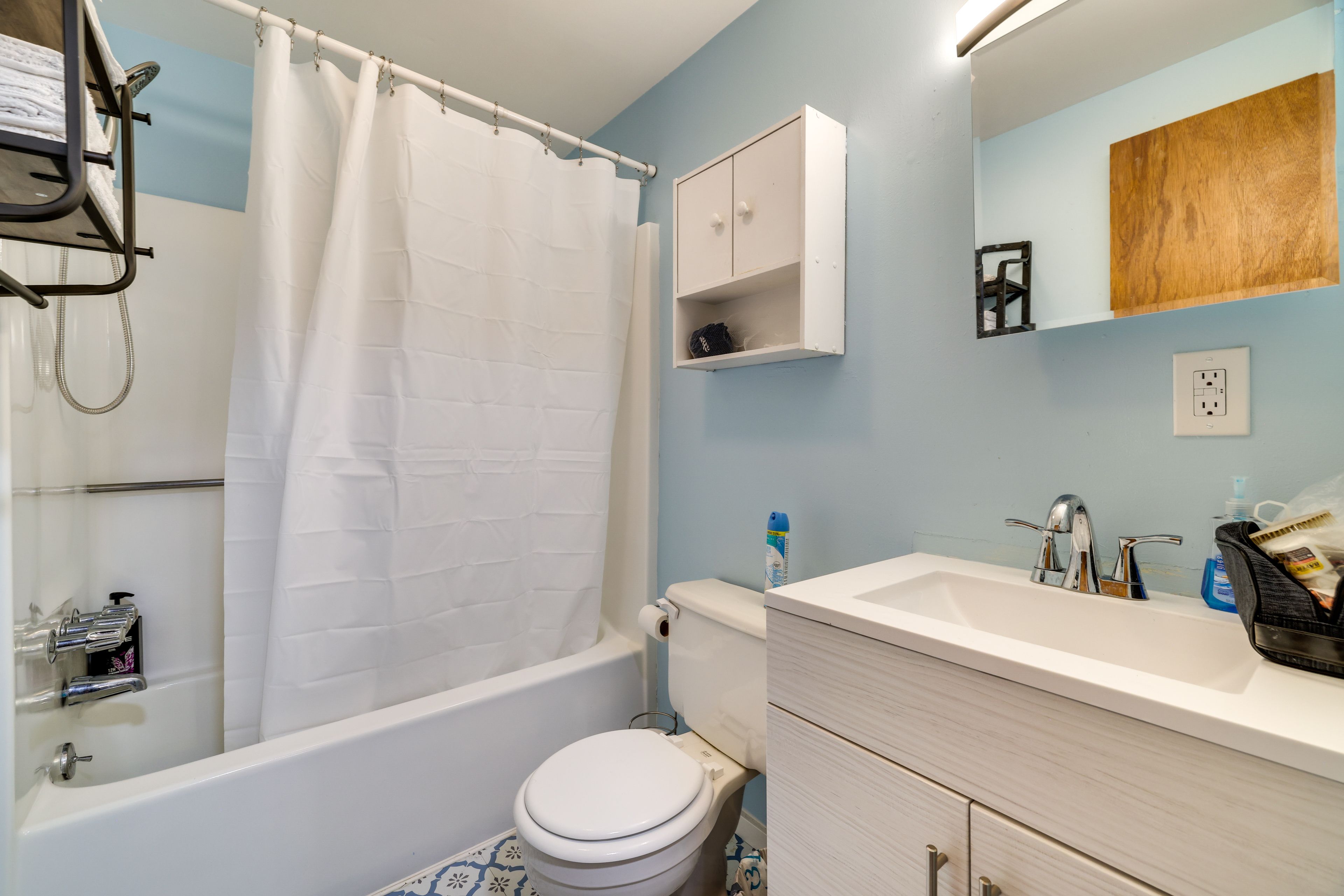 Full Bathroom | 1st Floor