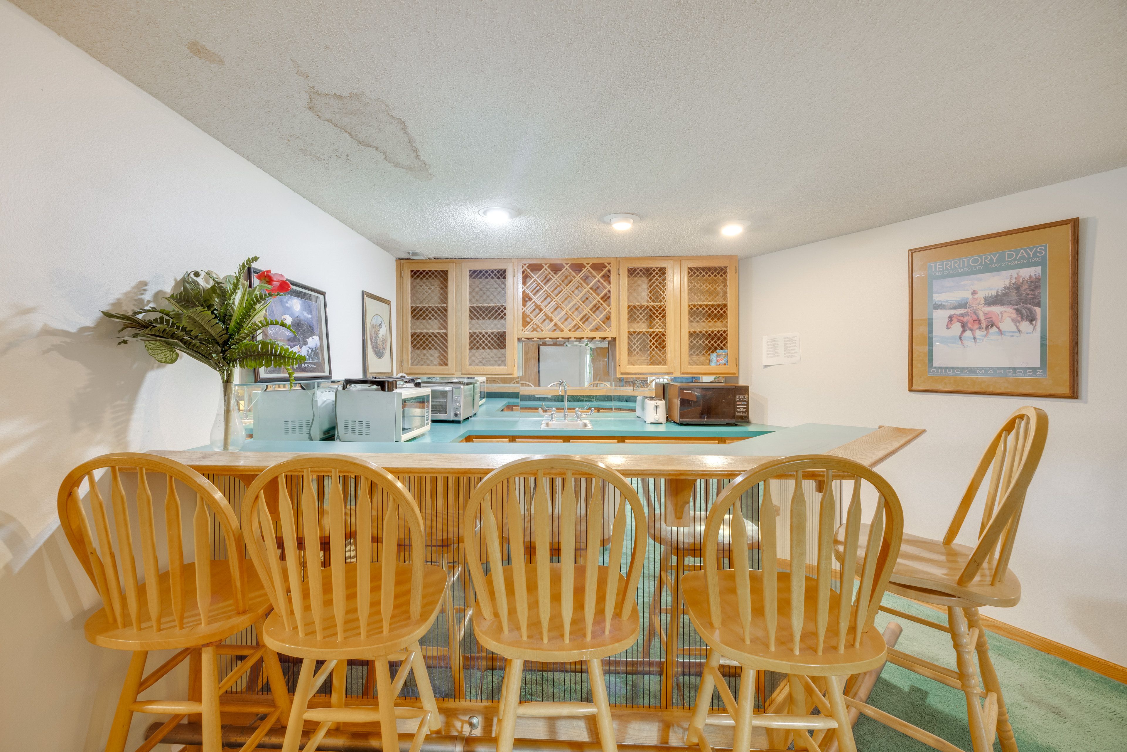 Wet Bar | Lower Floor