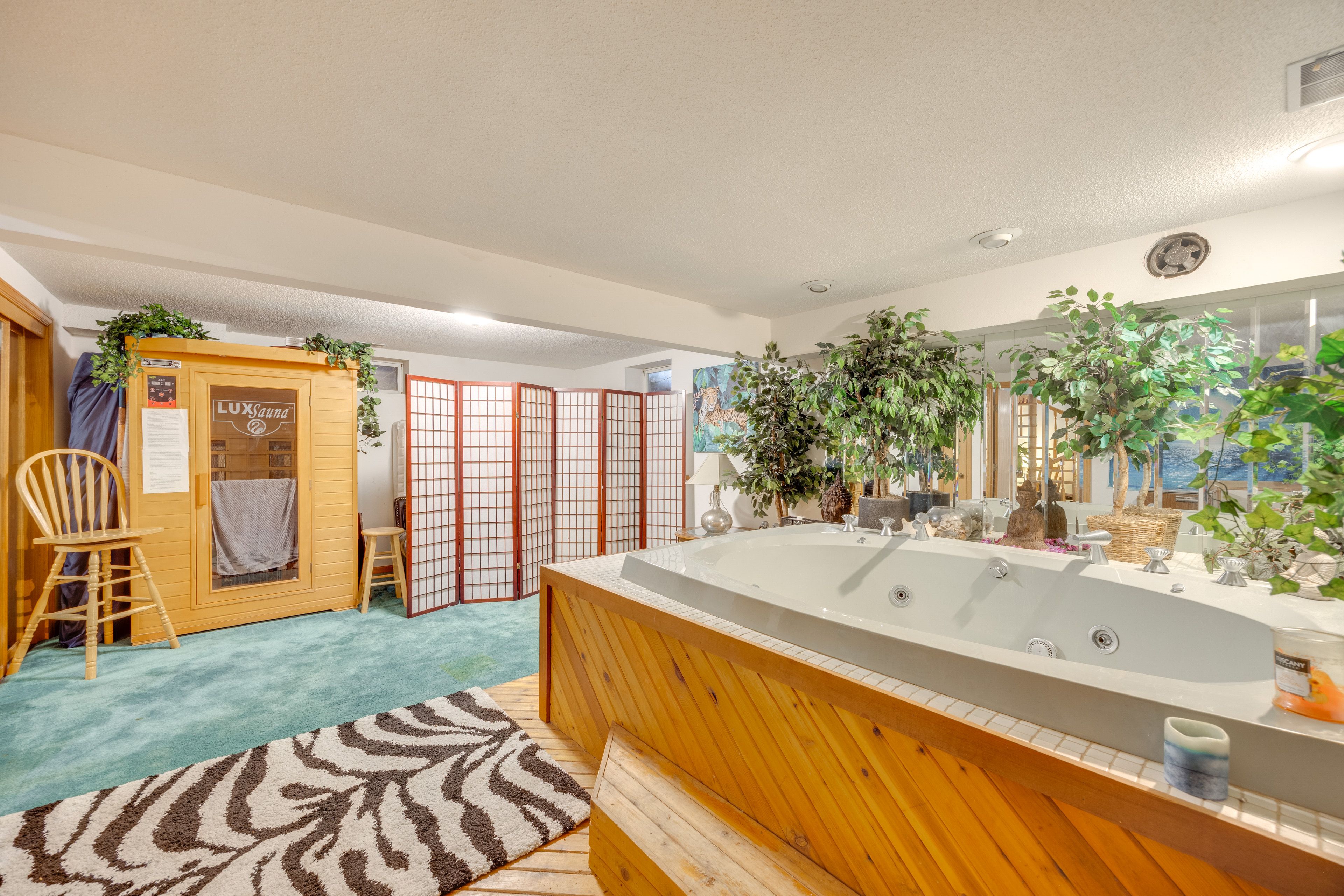 Spa Room | Sauna | Jetted Tub | Lower Floor
