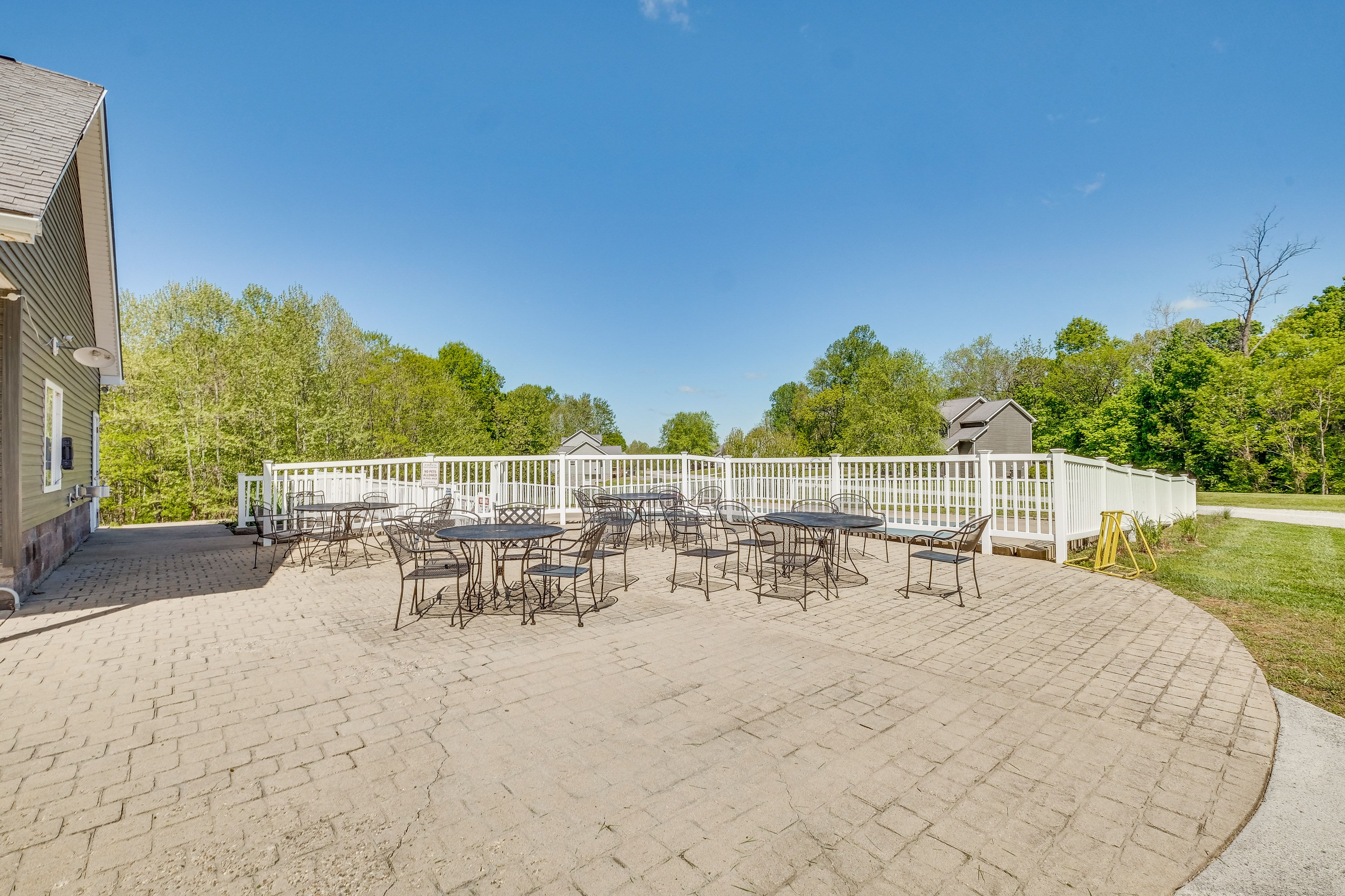 Resort Amenities | Outdoor Pool | Sand Volleyball Court | Fire Pit | Gated