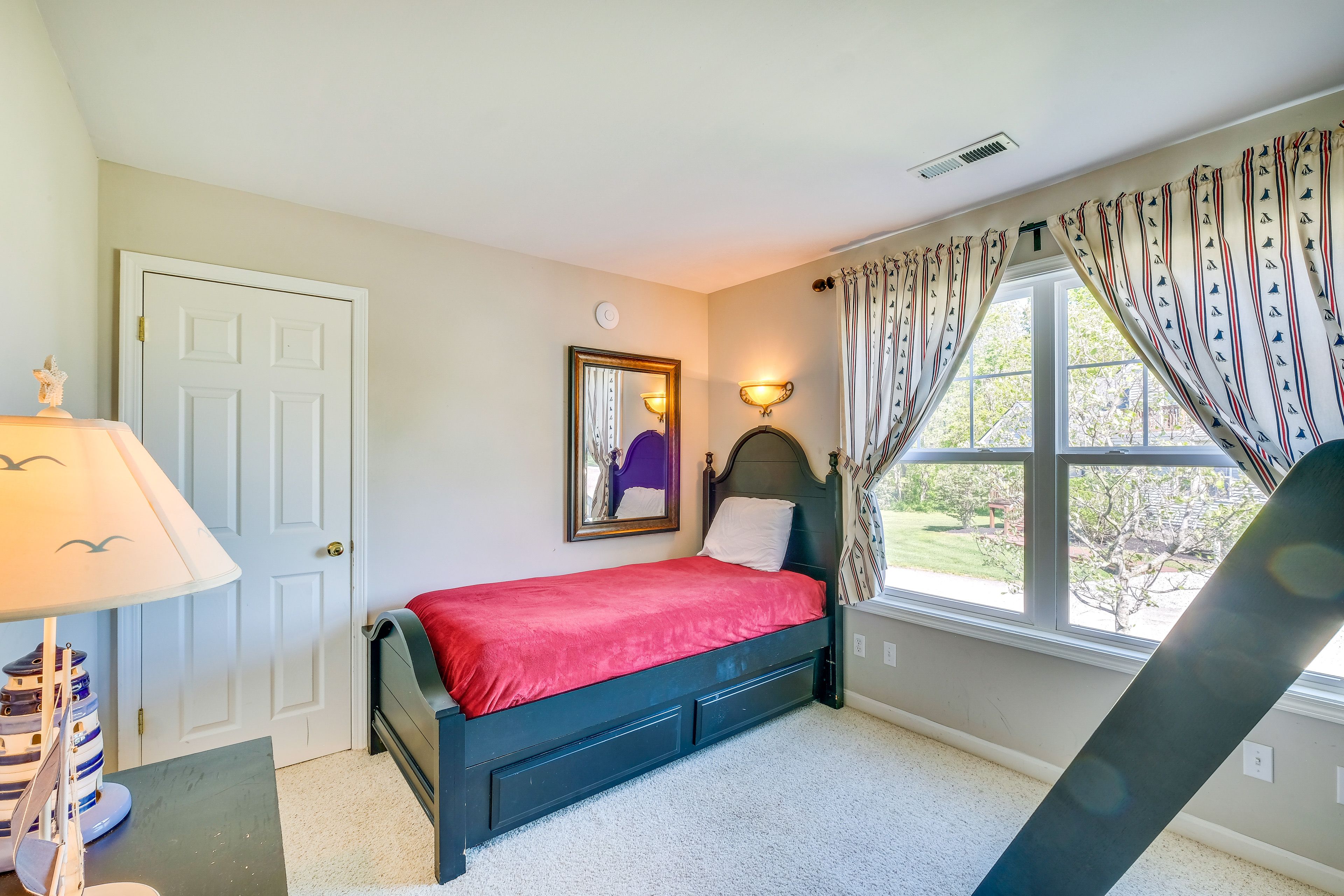 Bedroom 3 | Twin Bunk Bed | Twin Bed | 1st Floor | Hangers