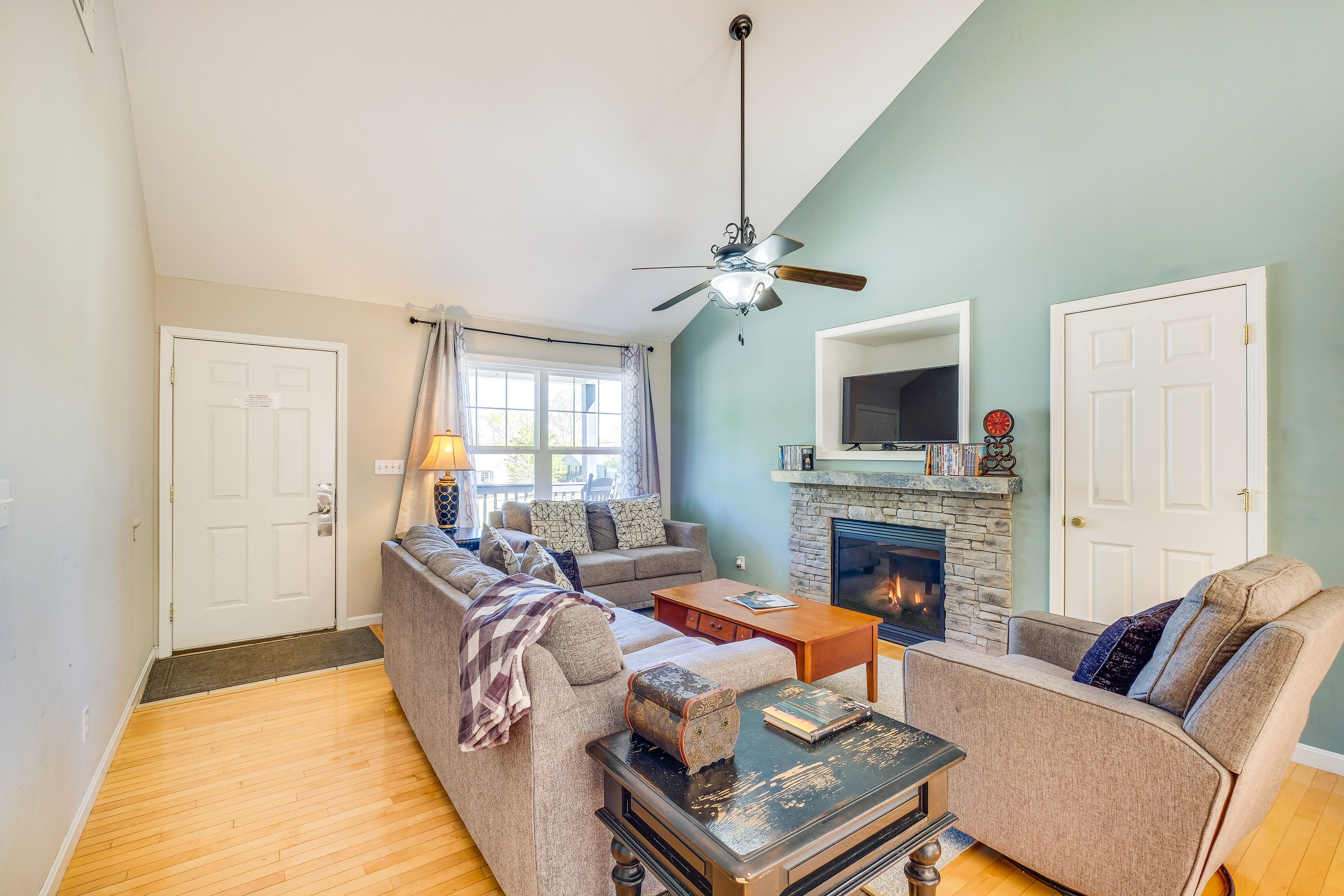 Living Room | Smart TV | Fireplace | DVD Player w/ Video Library