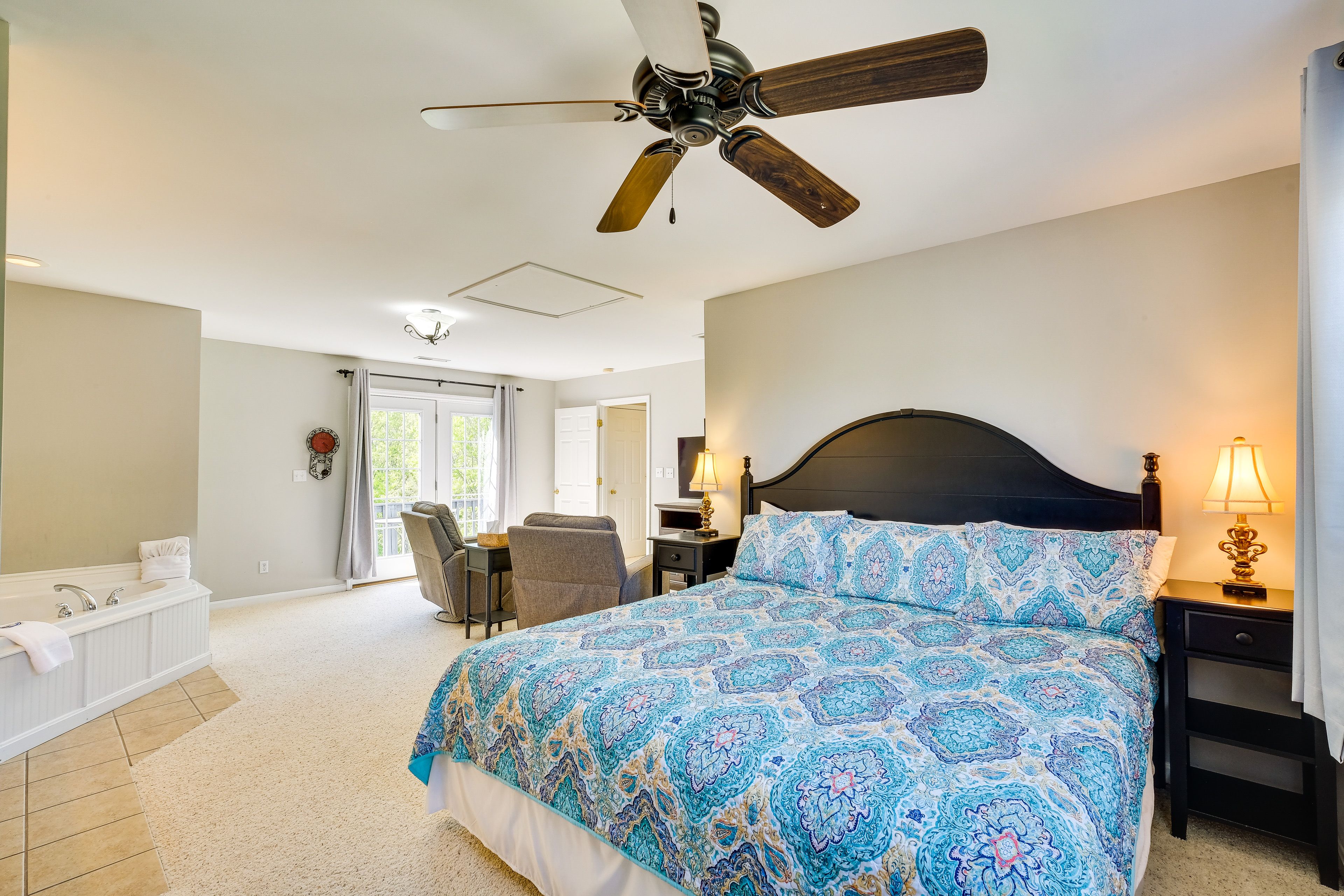 Bedroom 1 | King Bed | 2nd Floor | Linens Provided