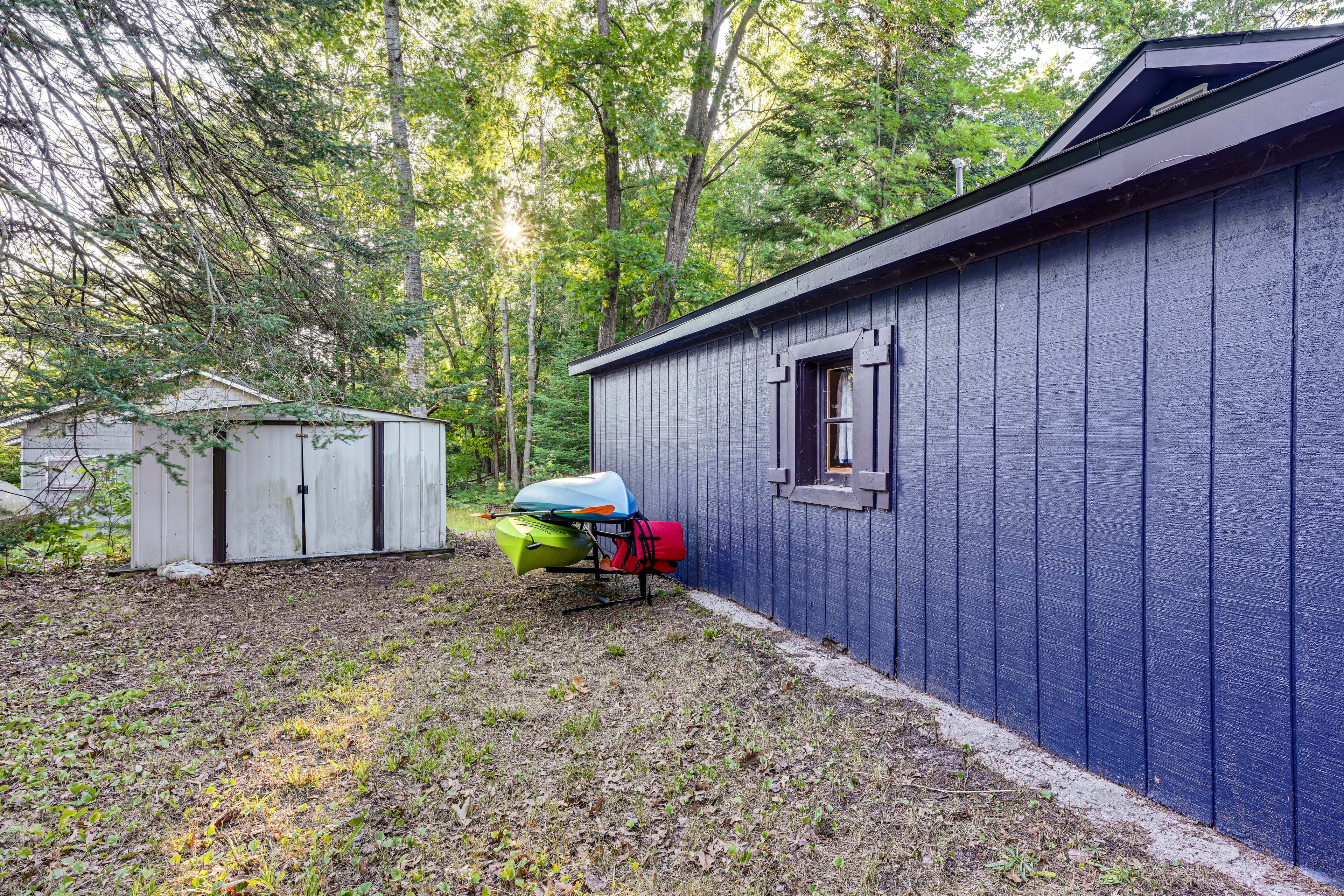 Cottage Exterior | 2 Kayaks