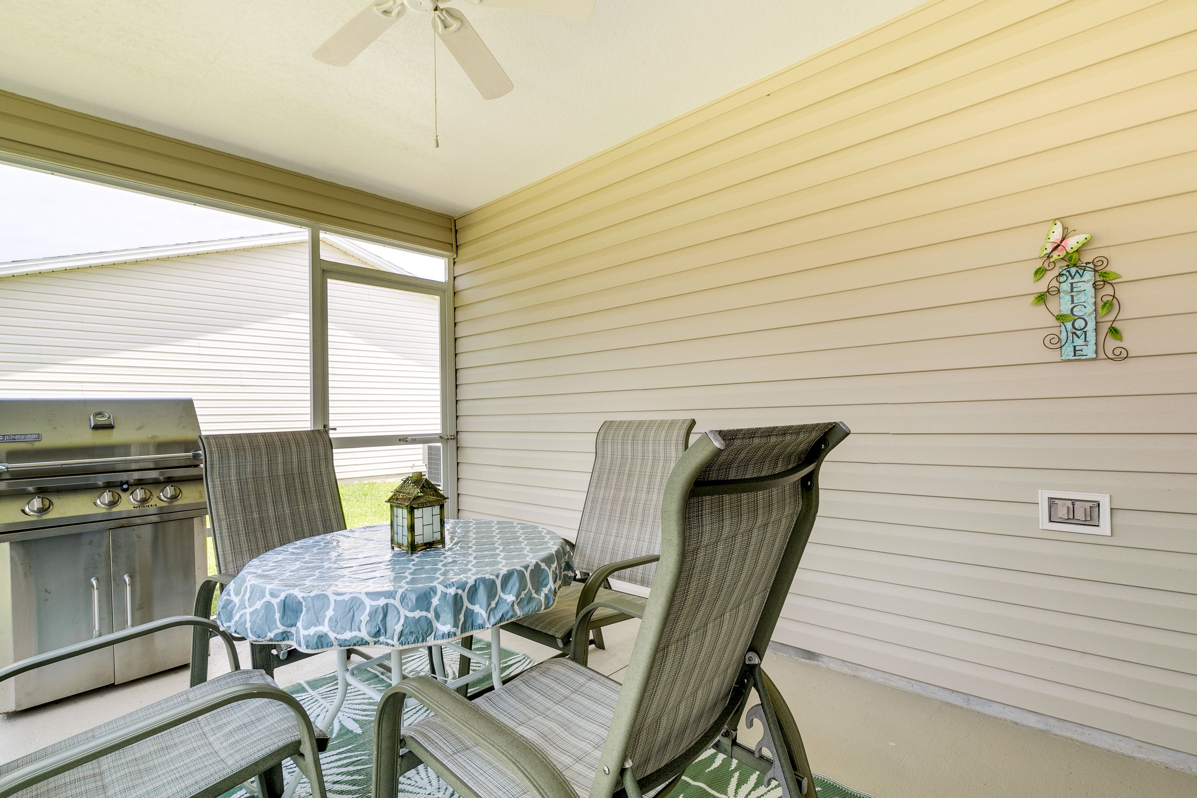 Private Lanai | Dining Area | Gas Grill