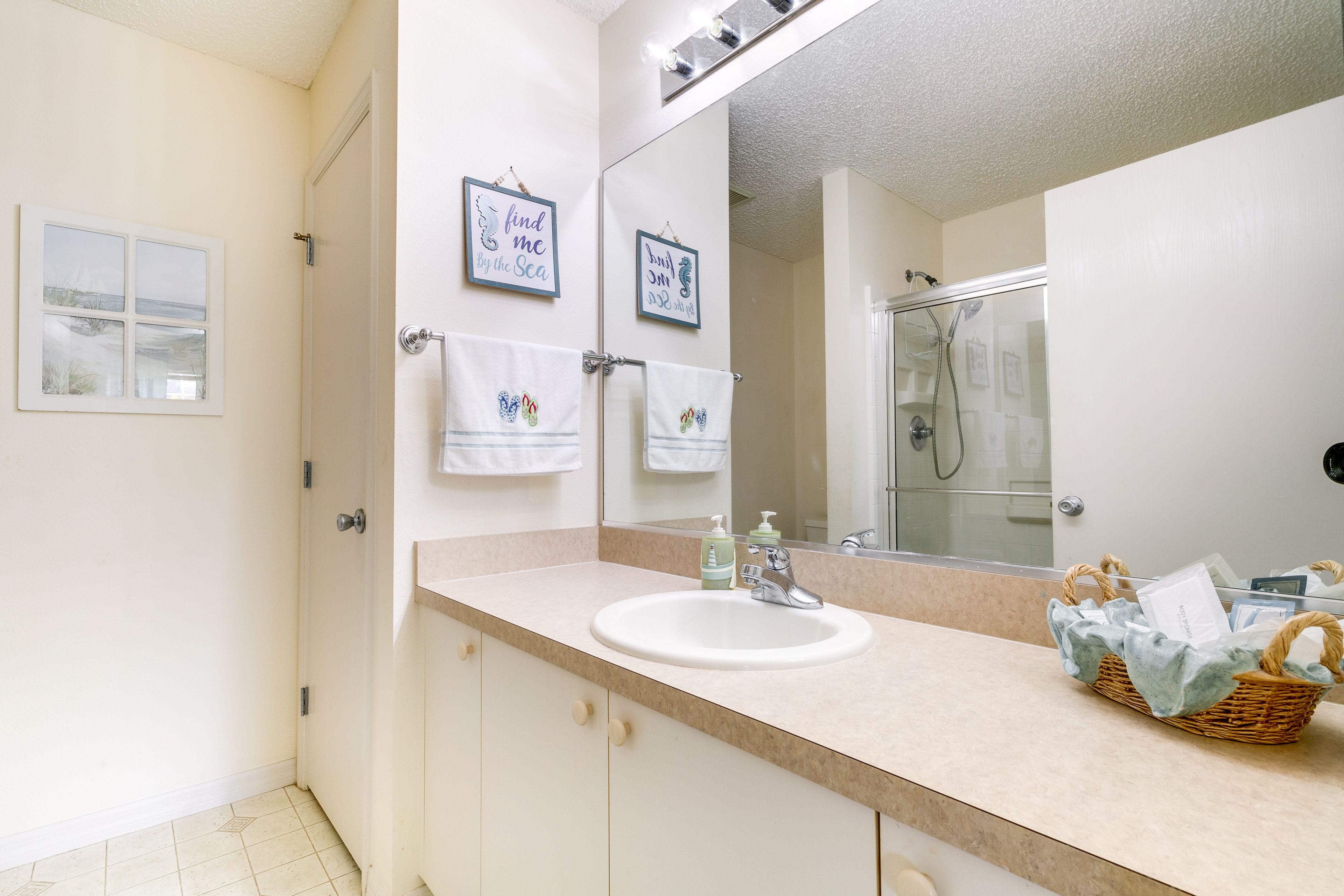 En-Suite Bathroom | Complimentary Toiletries | Towels Provided
