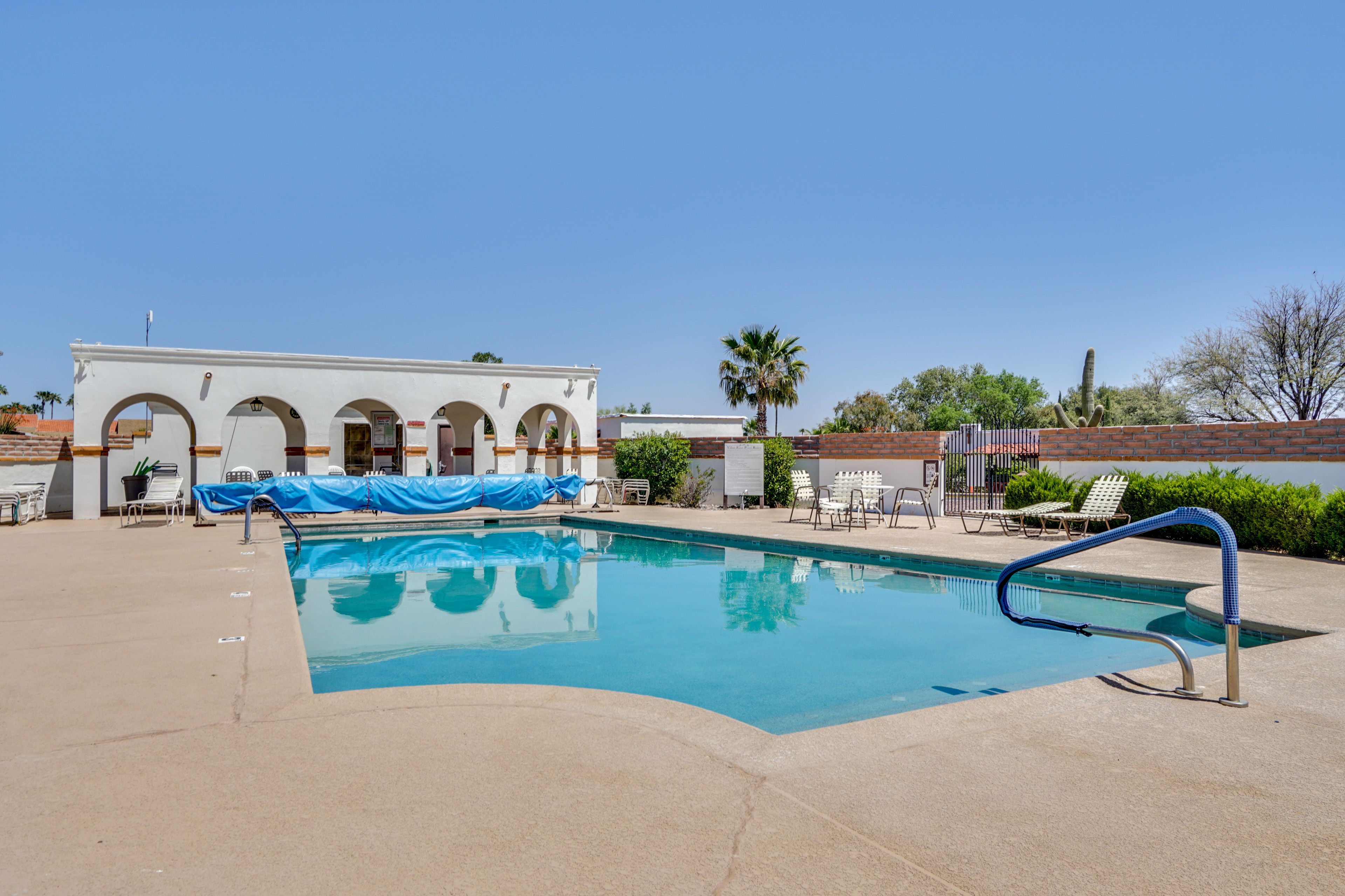 Community Amenities | 2 Pools | Lounge Chairs