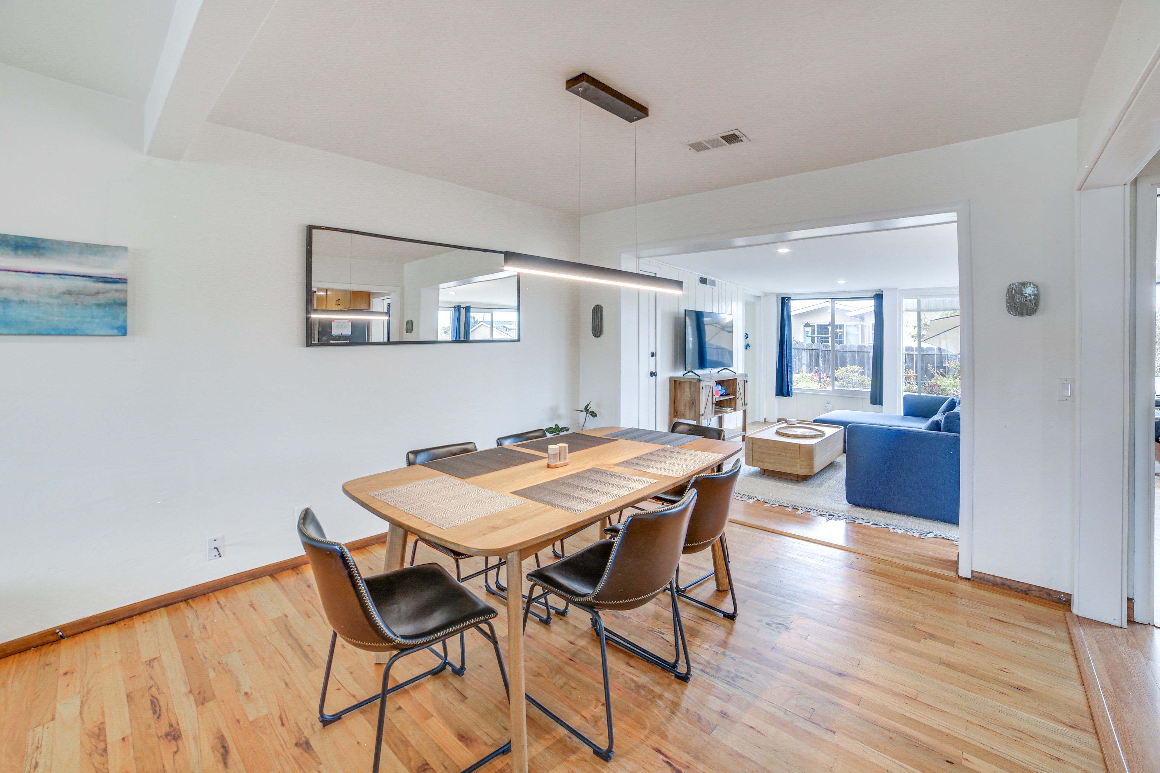Dining Area | Dining Table | Dishware/Flatware