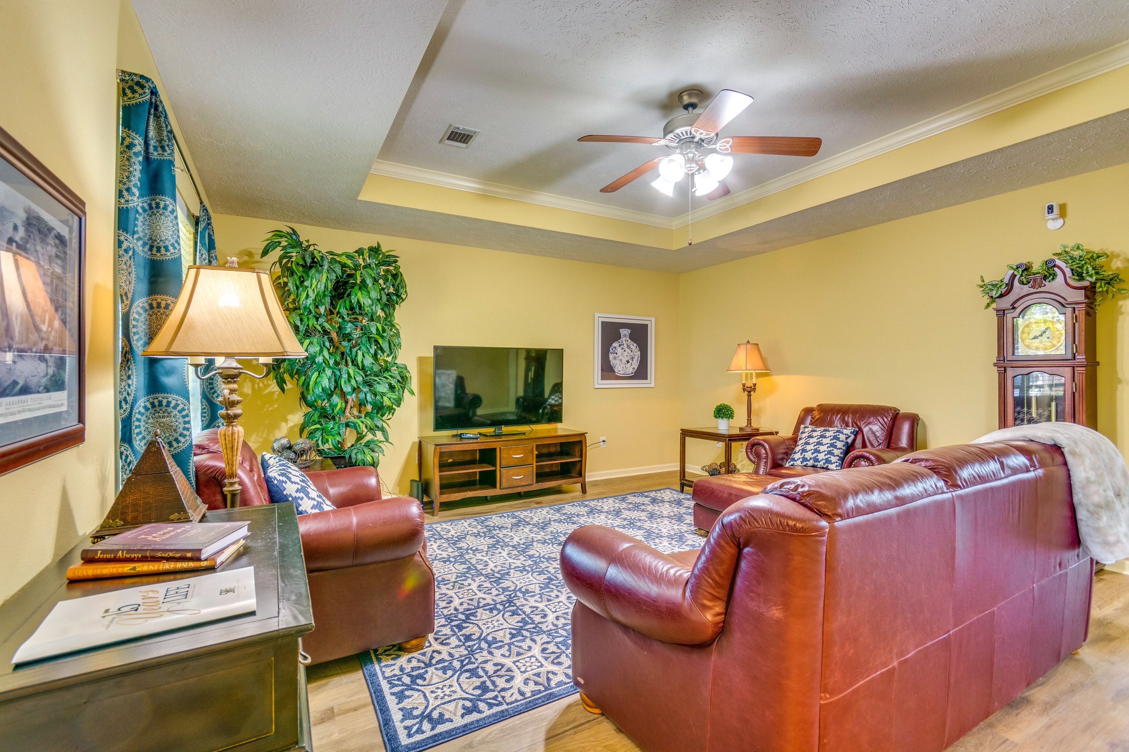 Living Room | Smart TV
