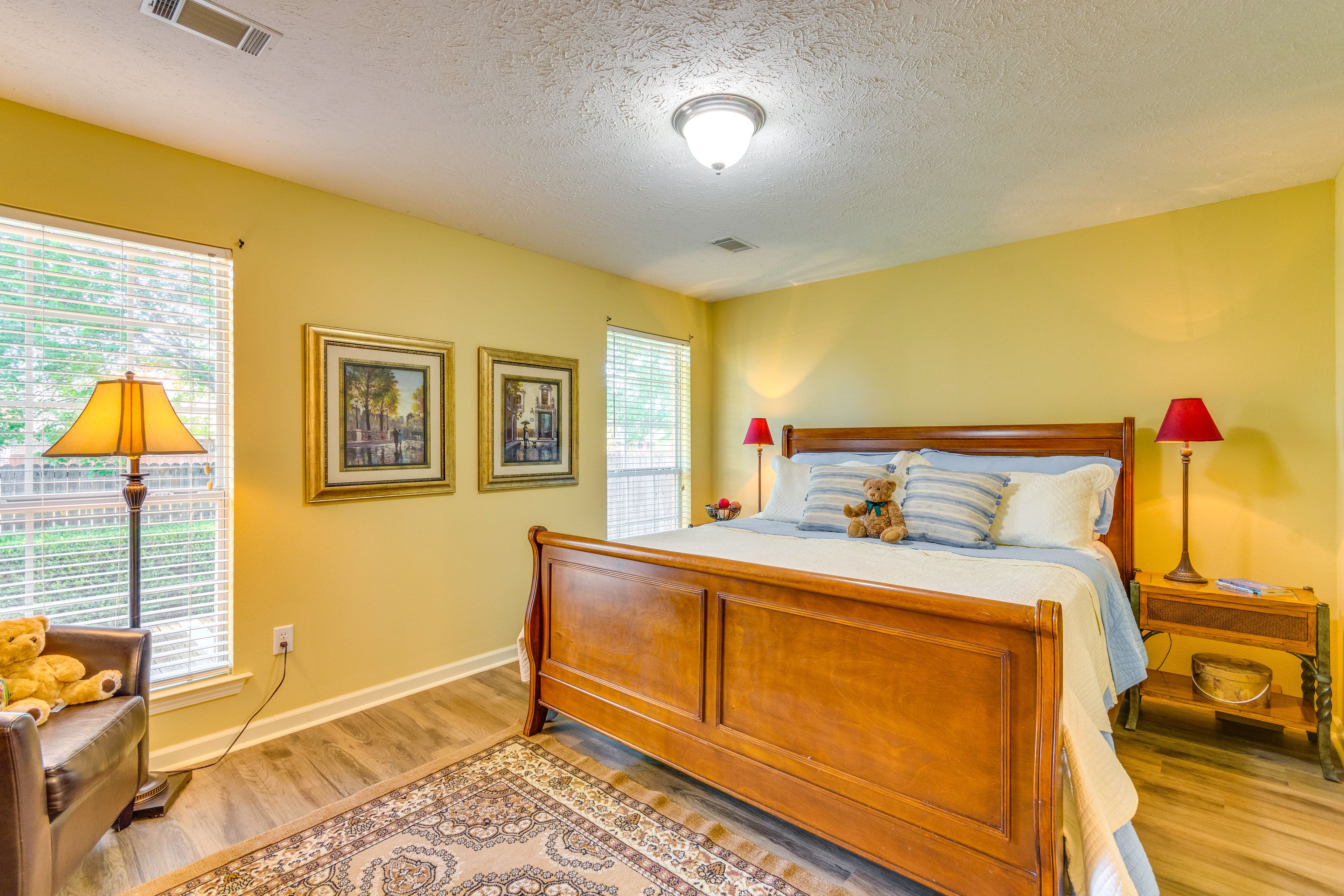 Bedroom 1 | California King Bed | Linens Provided | Smart TV | En-Suite Bathroom