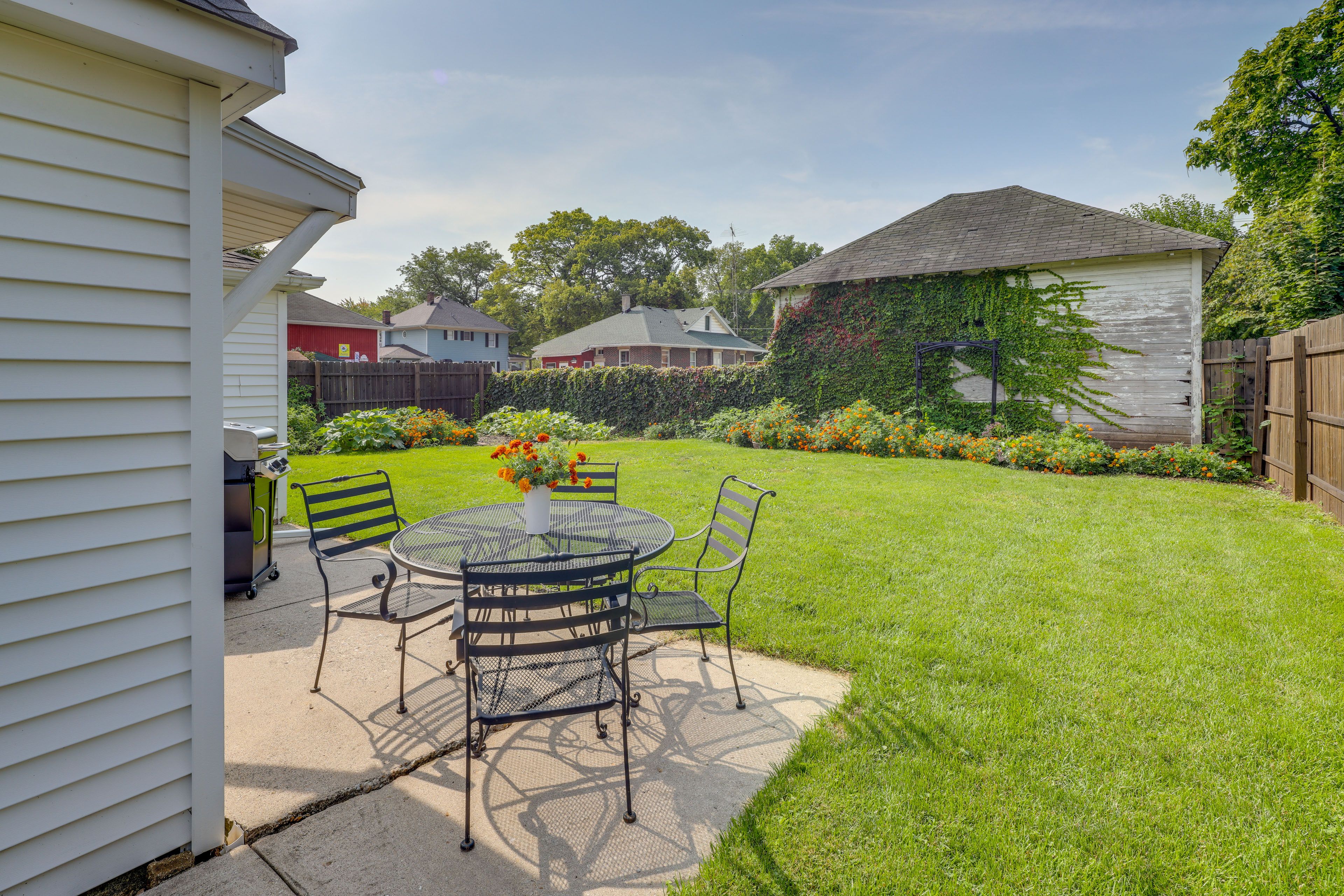 Patio | Private Yard