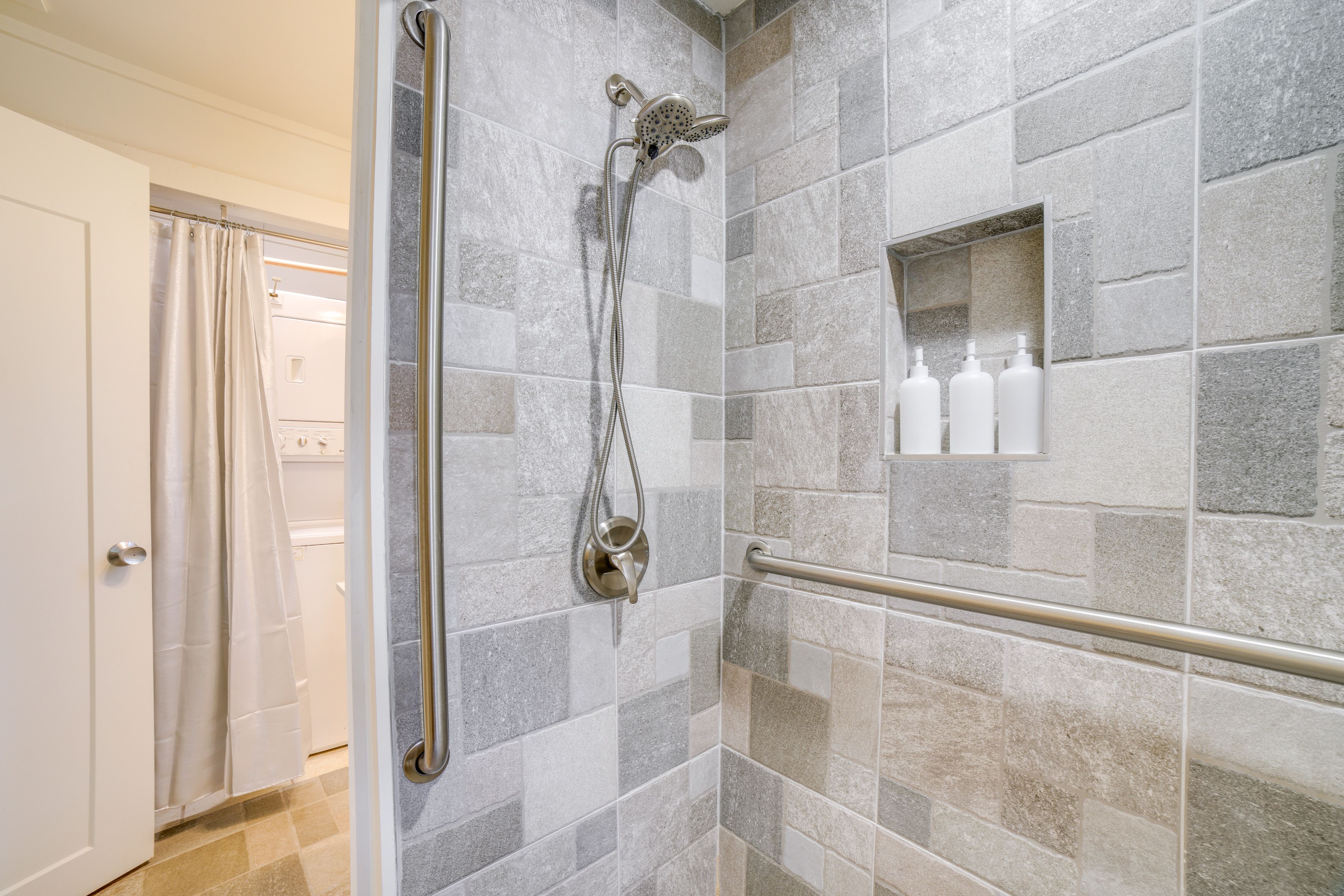 Full Bathroom | Roll-In Shower