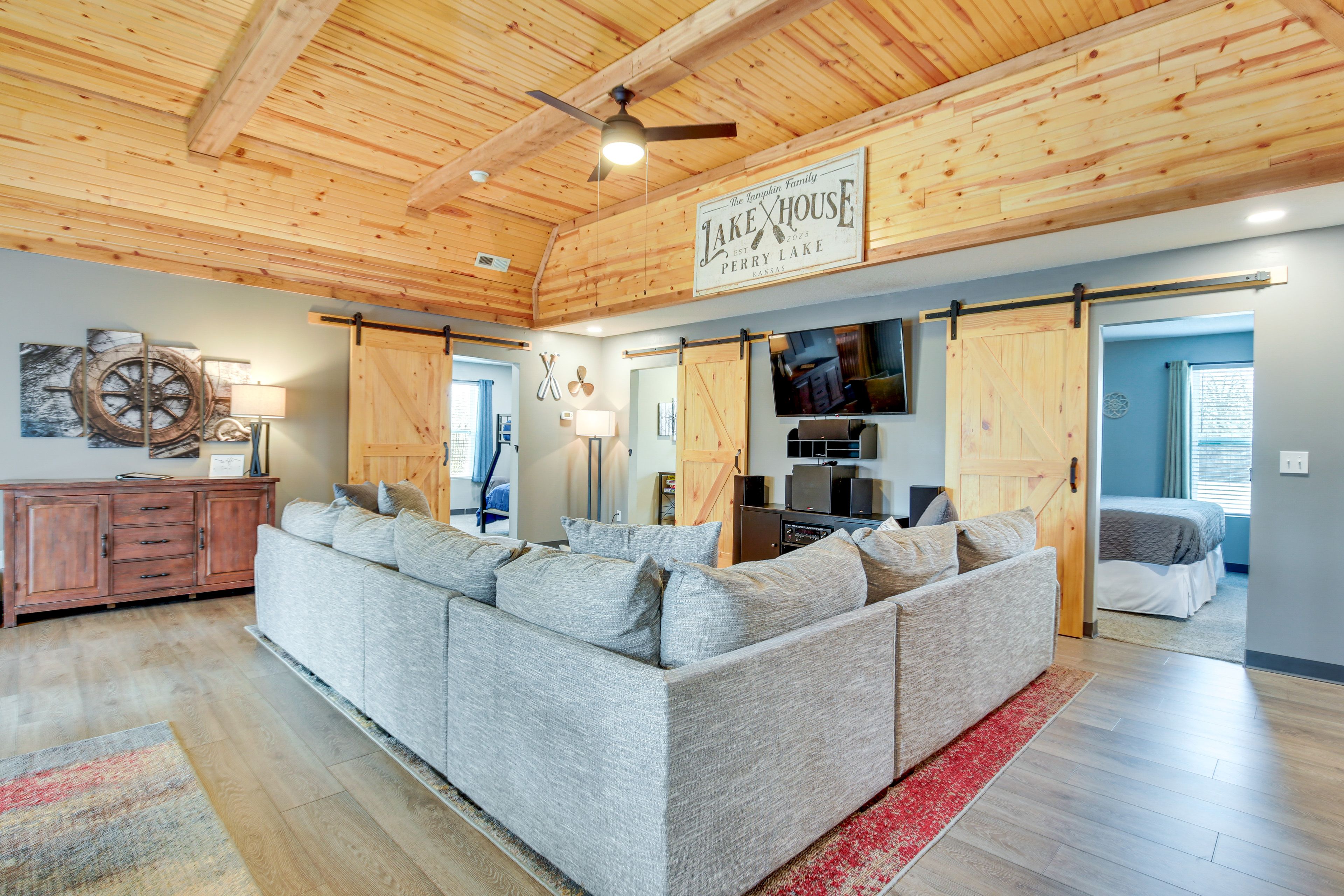 Living Room | Free WiFi | Central A/C | Smart TV