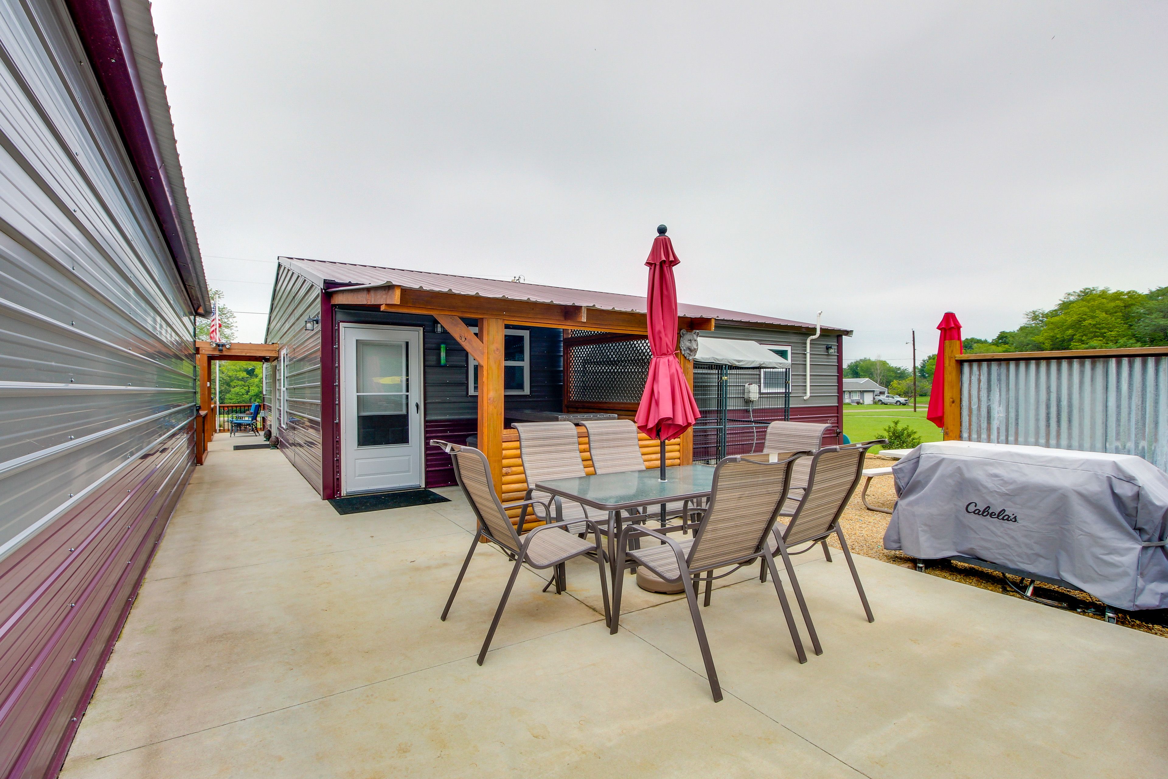 Patio | Gas Grill | Outdoor Dining Area