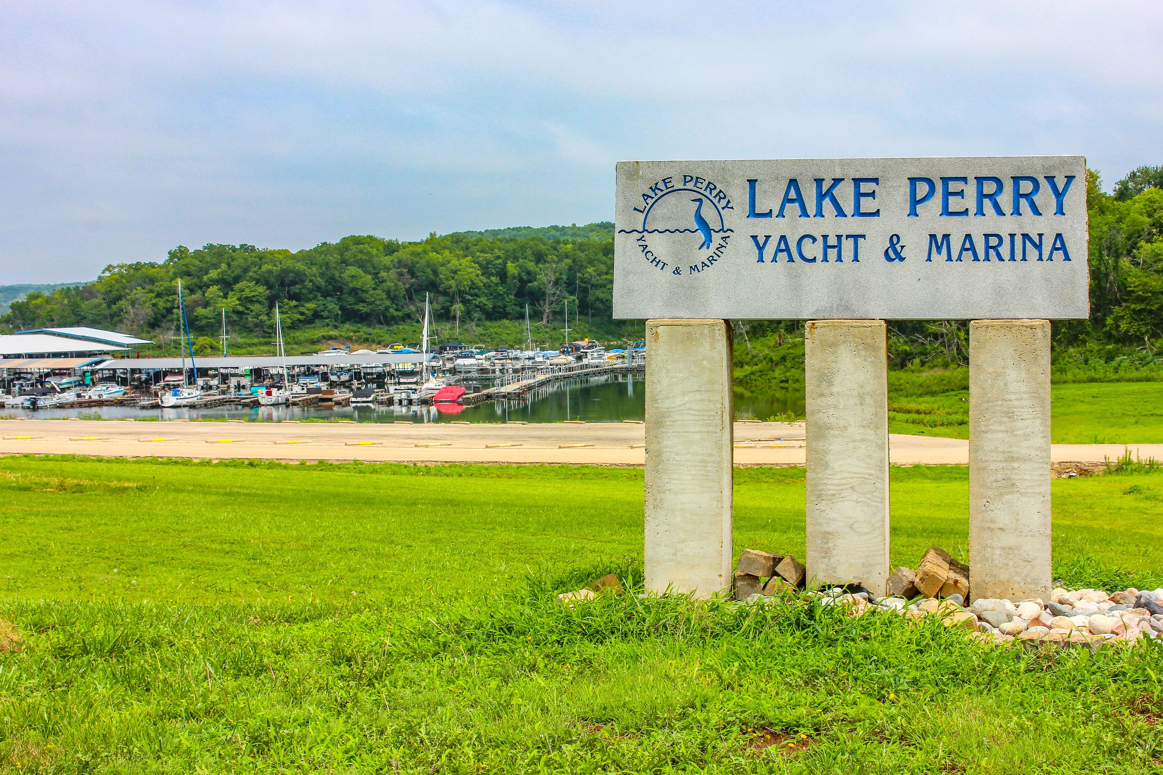 Lake Perry Marina | 10 Mi From Property