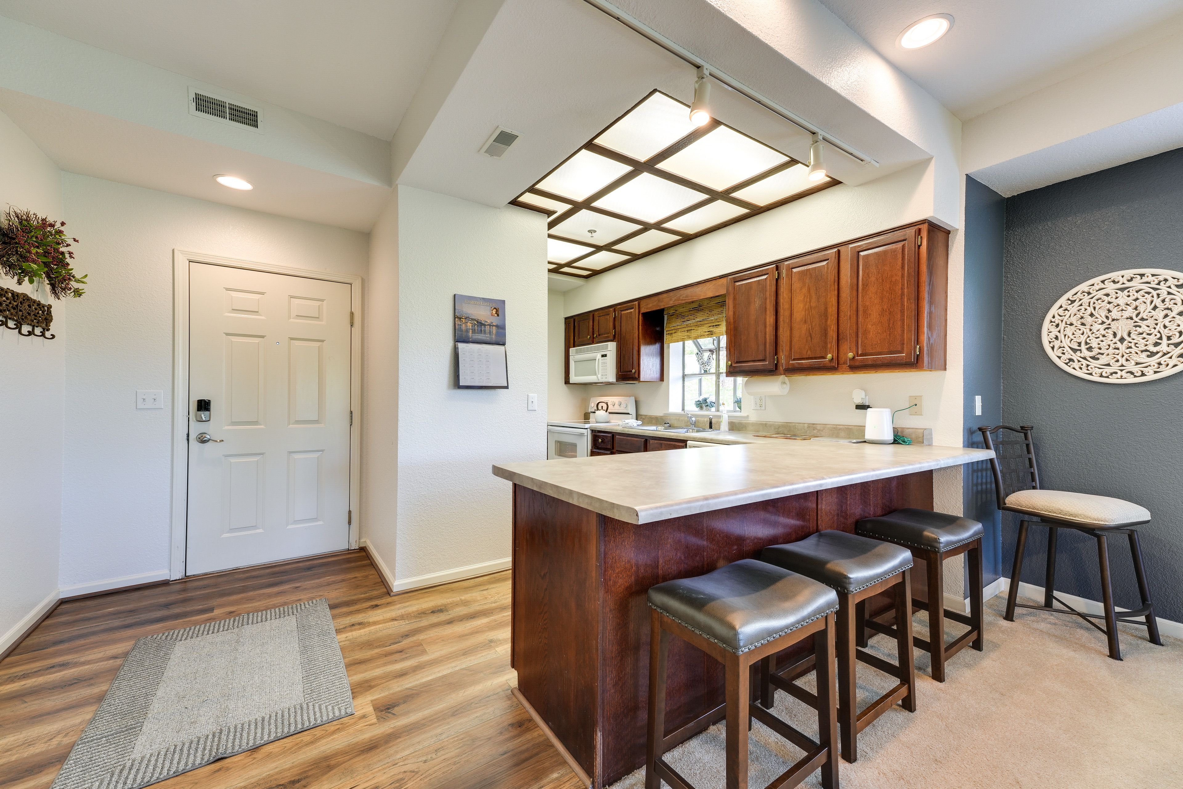 Kitchen | Cooking Basics | High Chair | Paper Towels/Trash Bags Provided