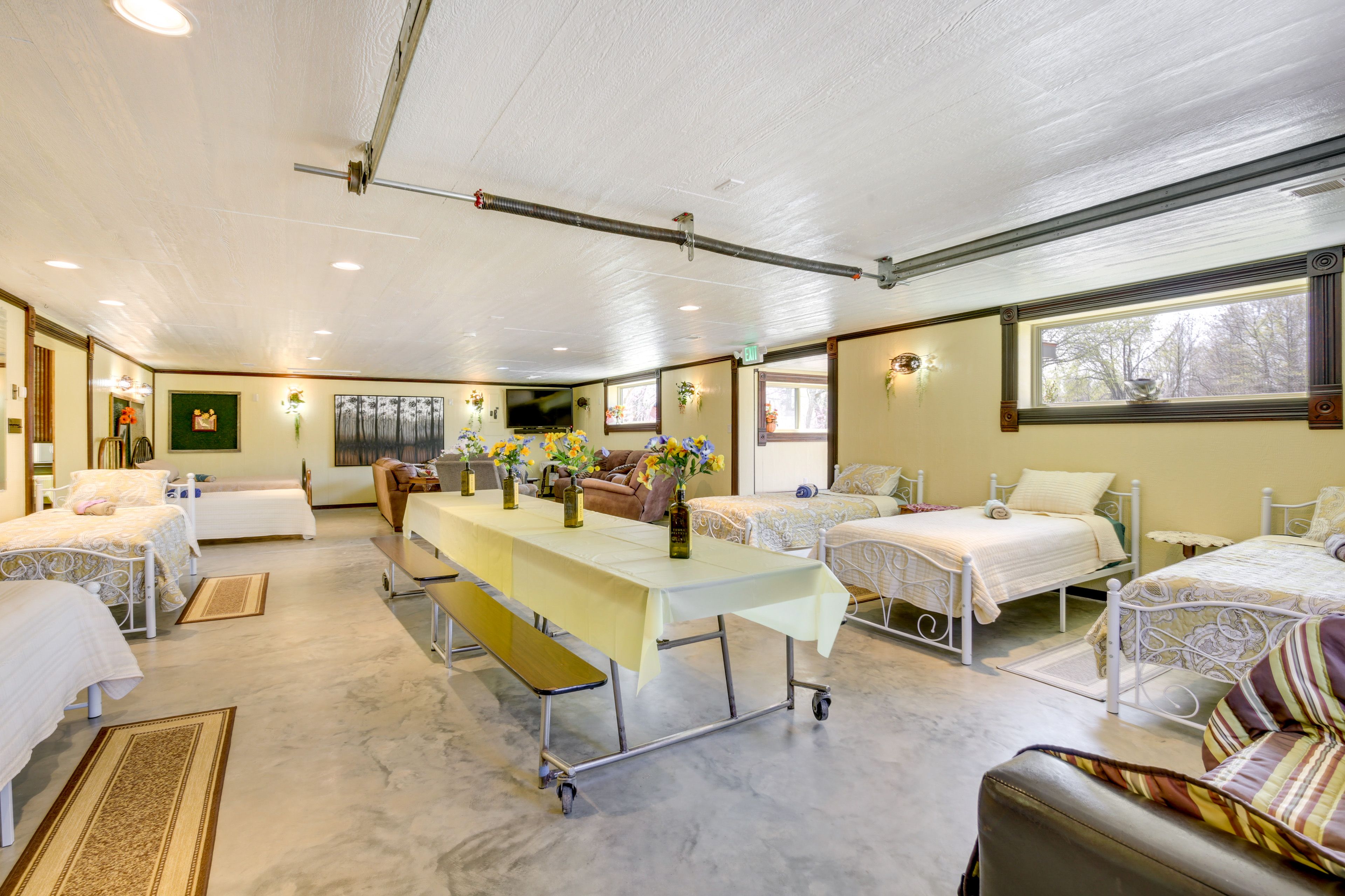 Cameron Vacation Rental | Studio | 1BA | Step-Free Access | 1,400 Sq Ft