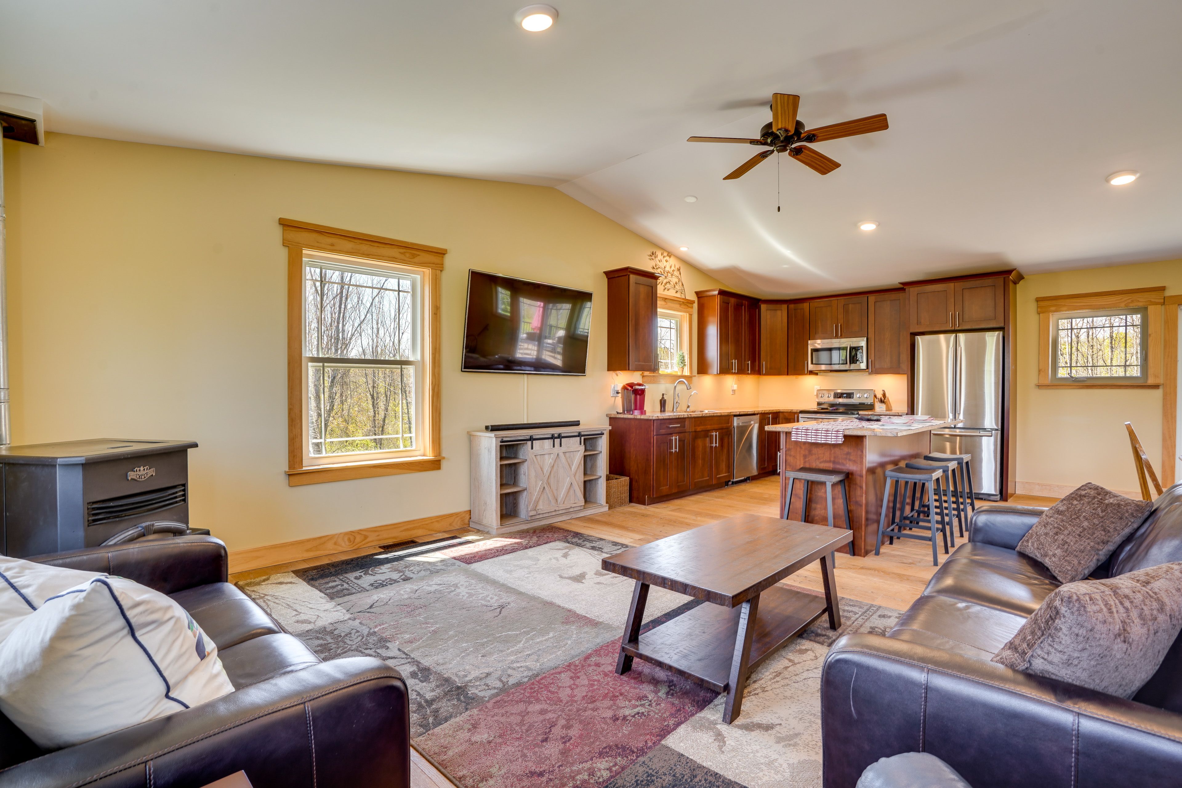 Living Area & Kitchen