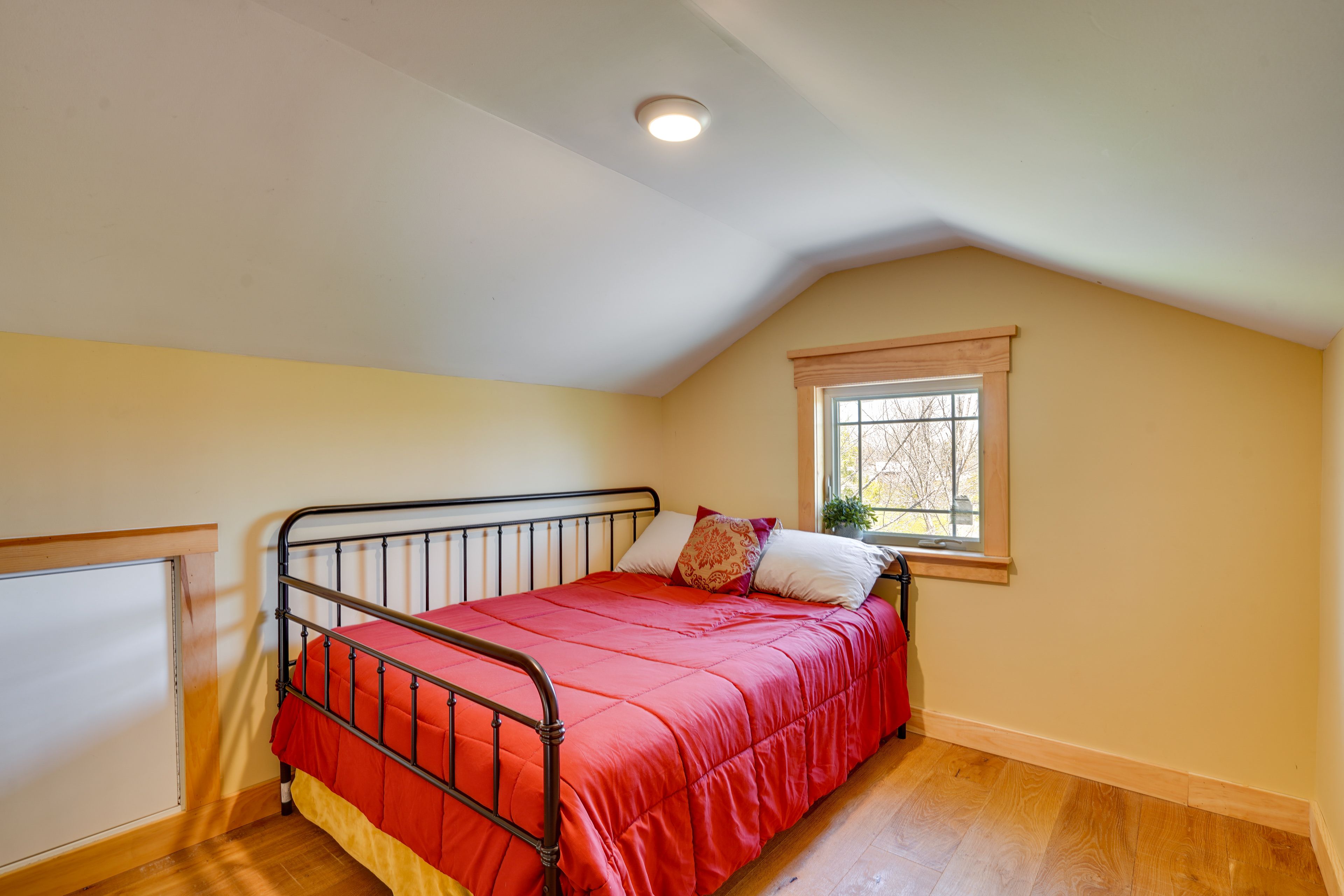 Loft | Full Bed w/ Twin Trundle