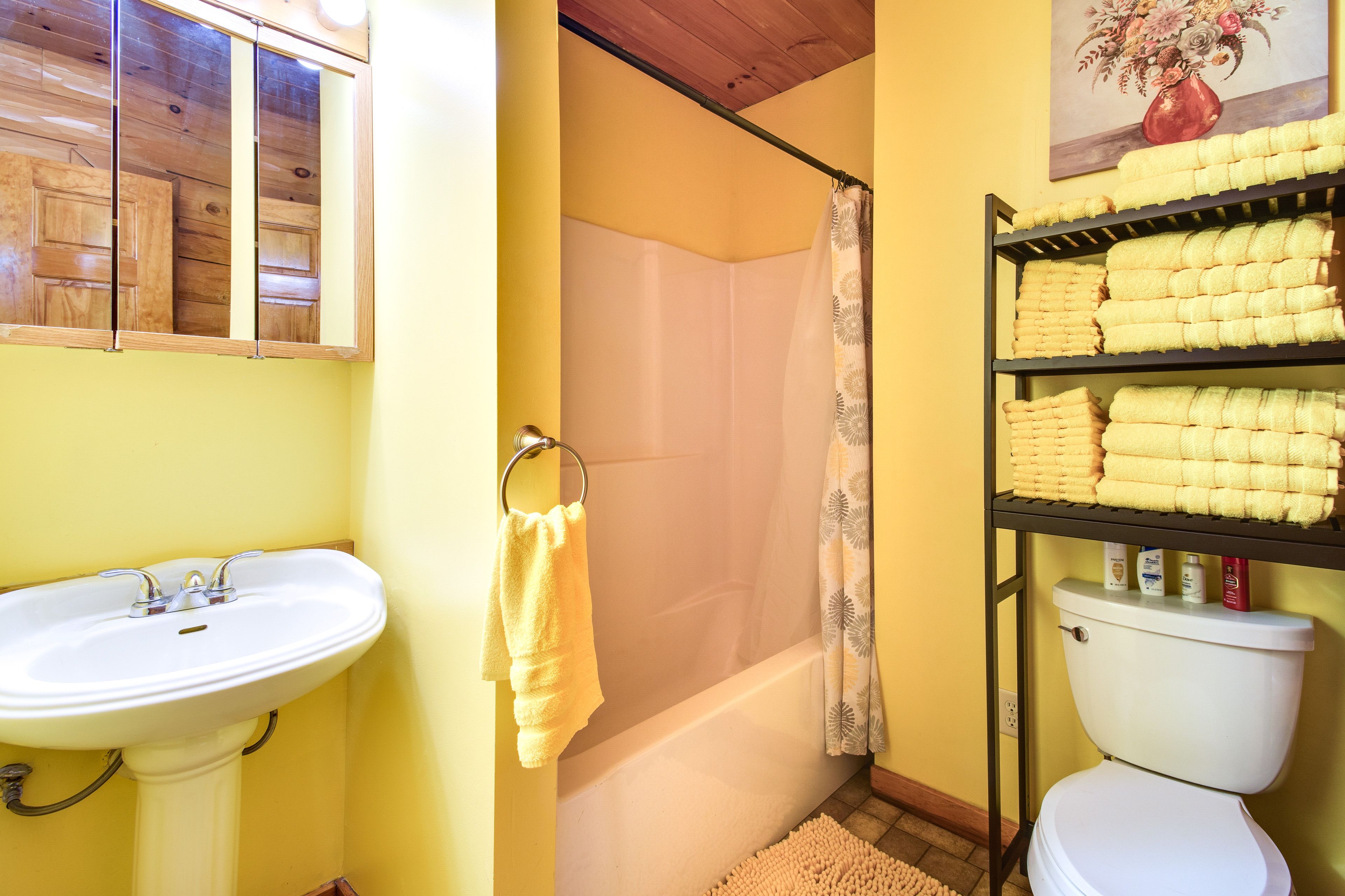 Full Bathroom | 1st Floor