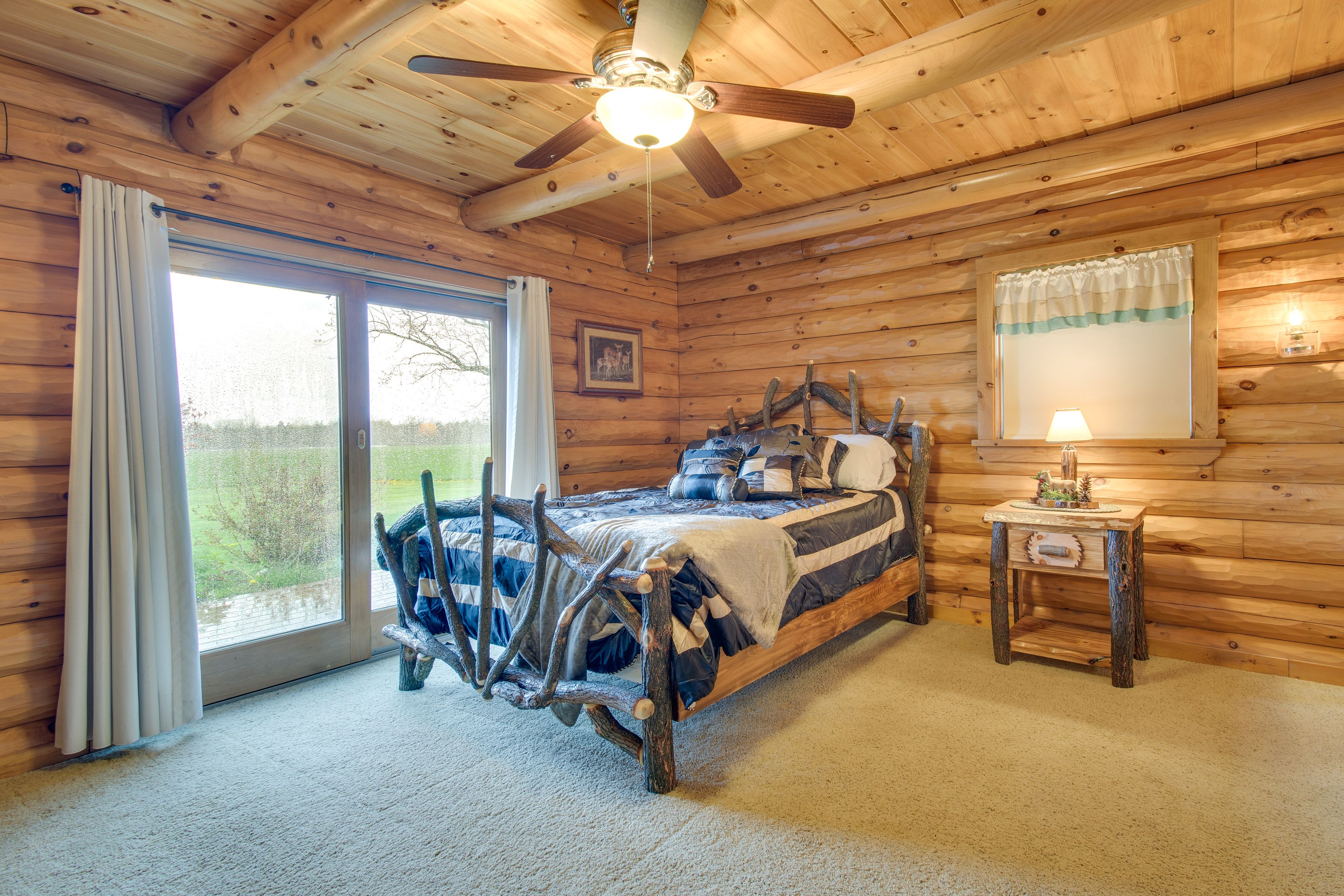 Bedroom 2 | 1st Floor | Queen Bed