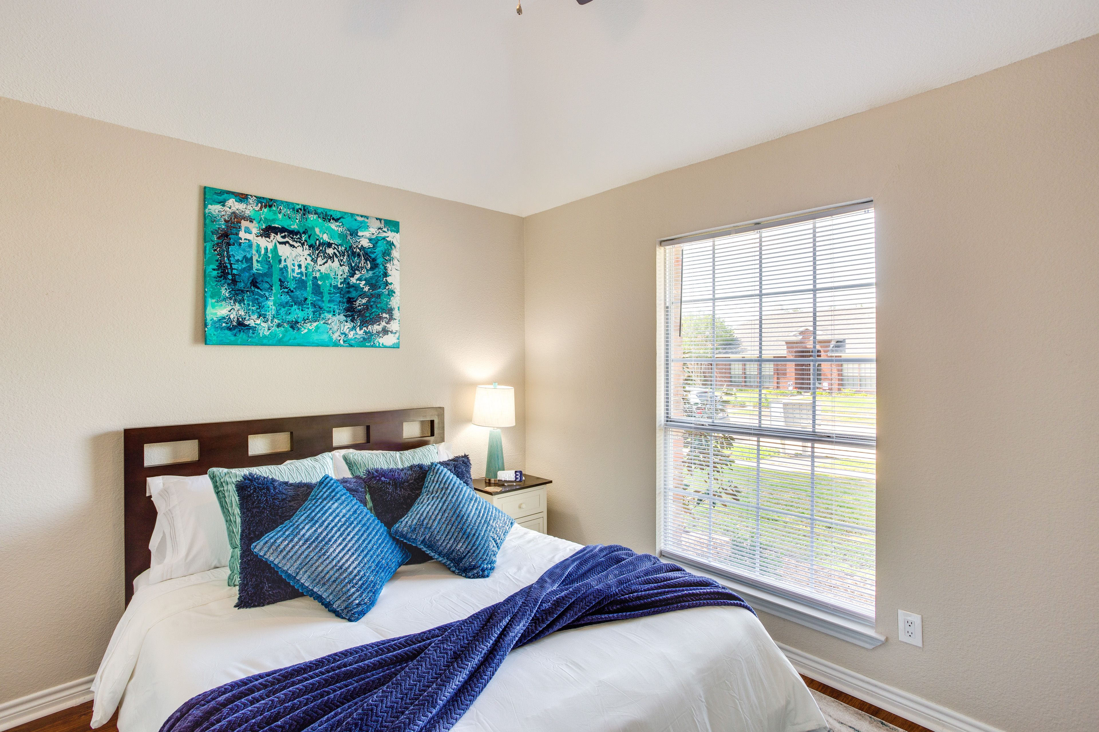 Bedroom 3 | Queen Bed