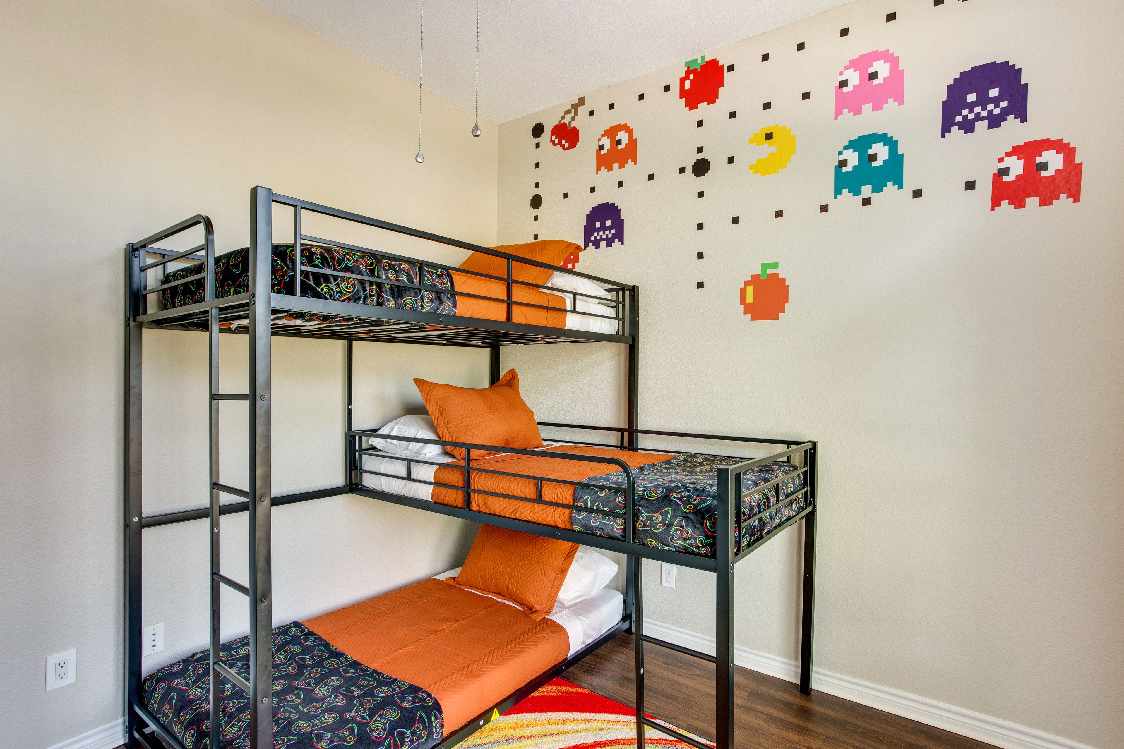 Bedroom 4 | Triple Twin Bunk Bed | Arcade Machines