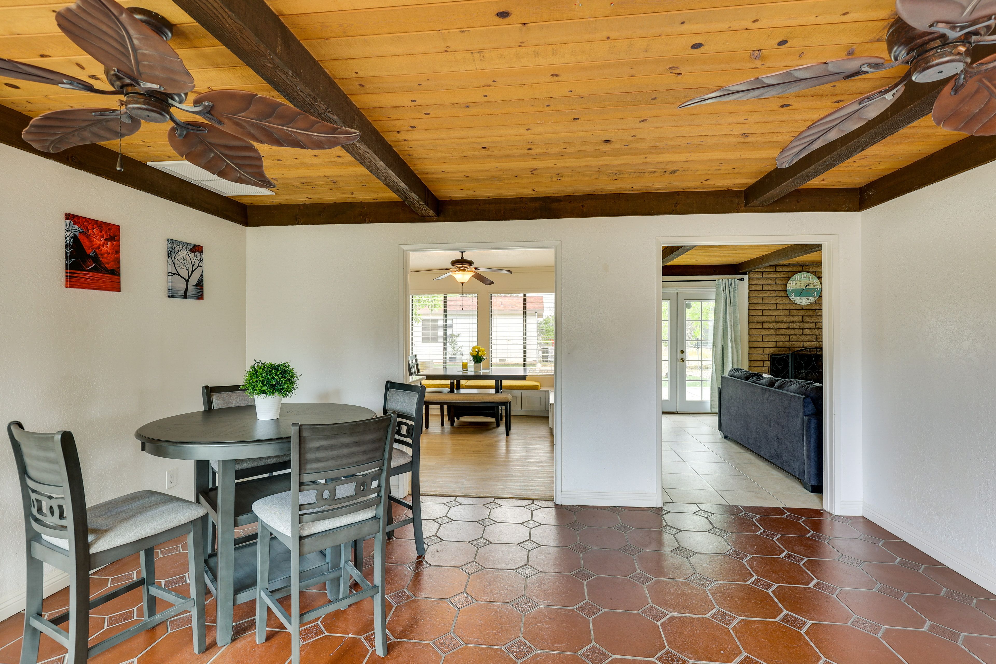 Bonus Dining Area