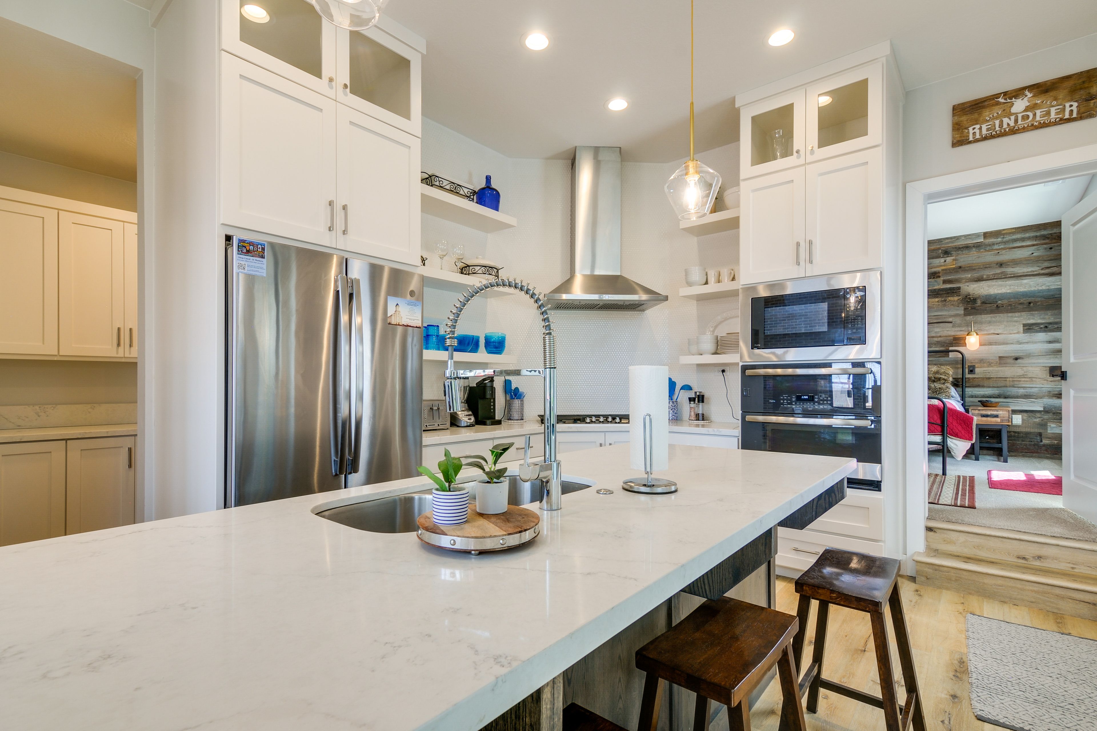 Kitchen | 1st Floor | Dishware & Flatware | Keurig Coffee Maker
