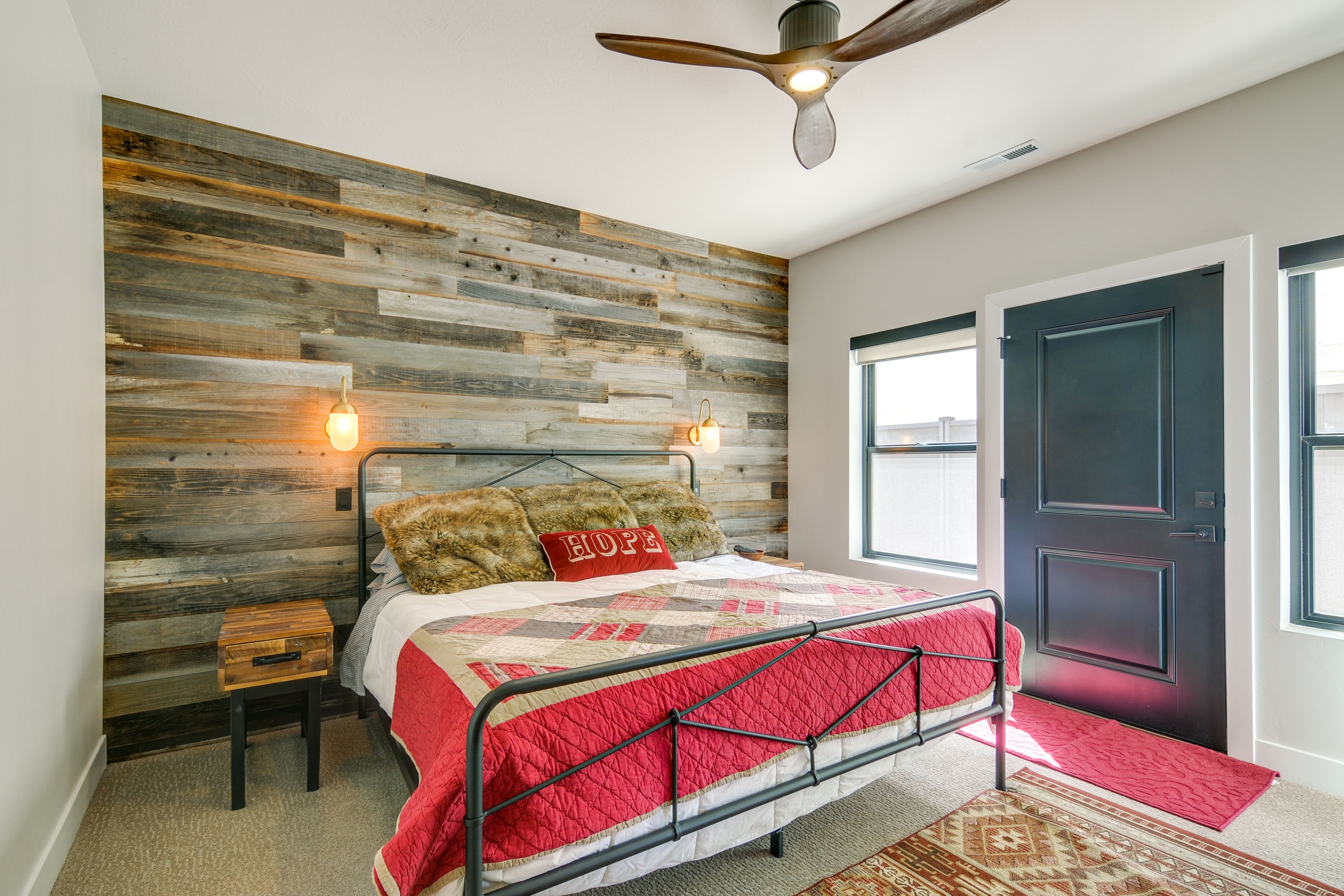 Bedroom 1 | King Bed | 1st Floor | En-Suite Bathroom