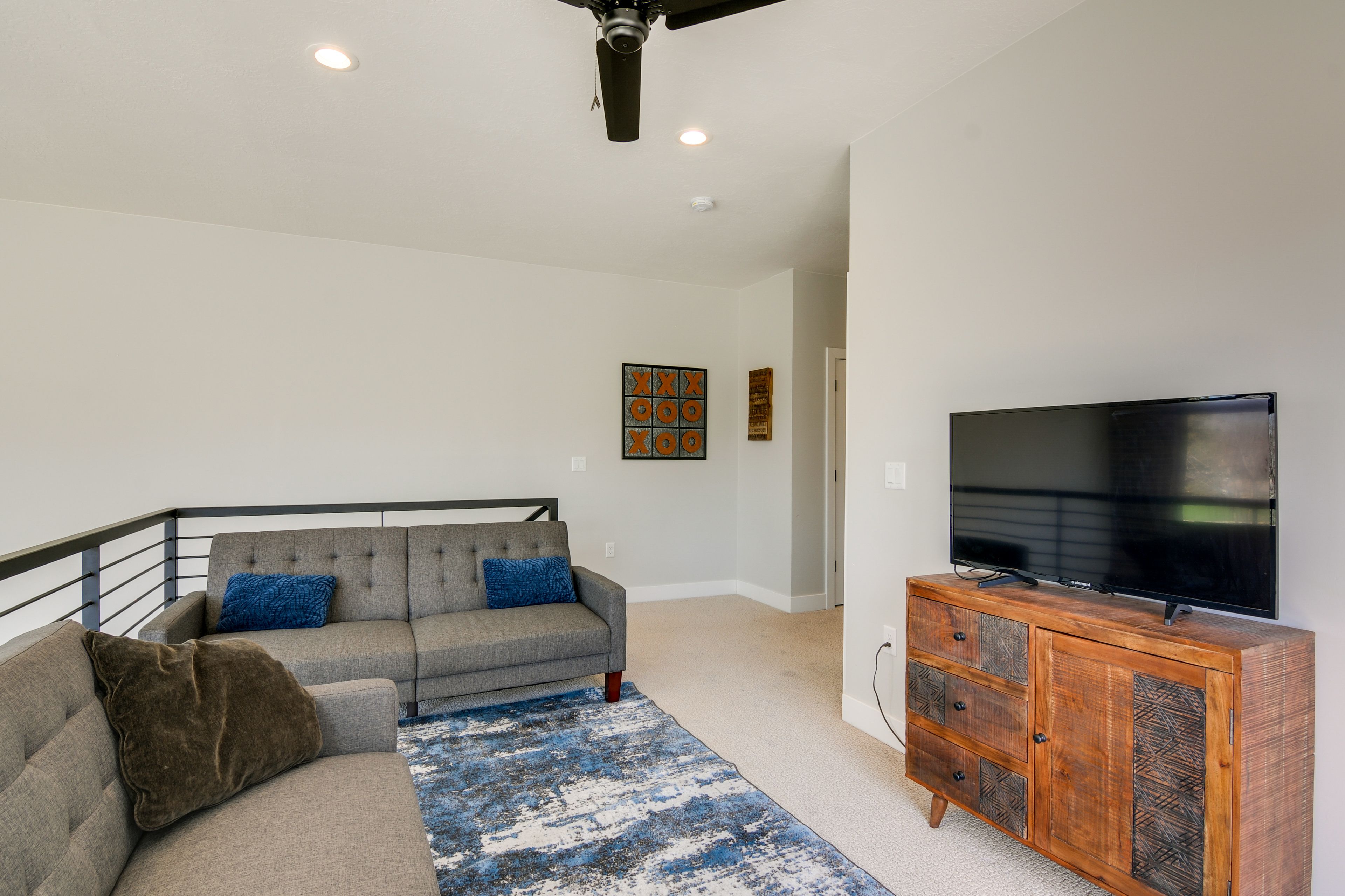 Loft | 2 Sleeper Sofas | 2nd Floor | Smart TV | Patio Access