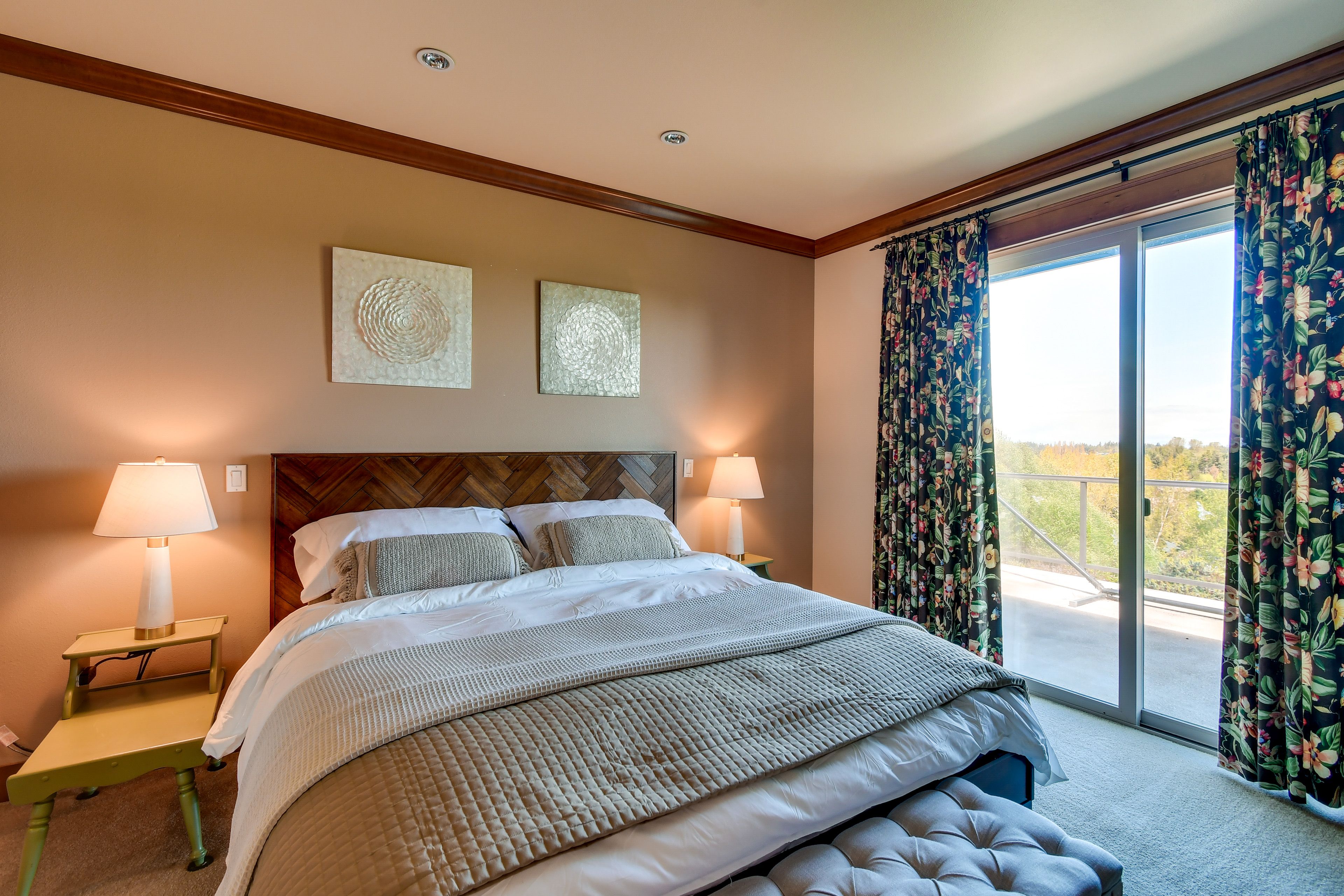 Bedroom 1 | King Bed