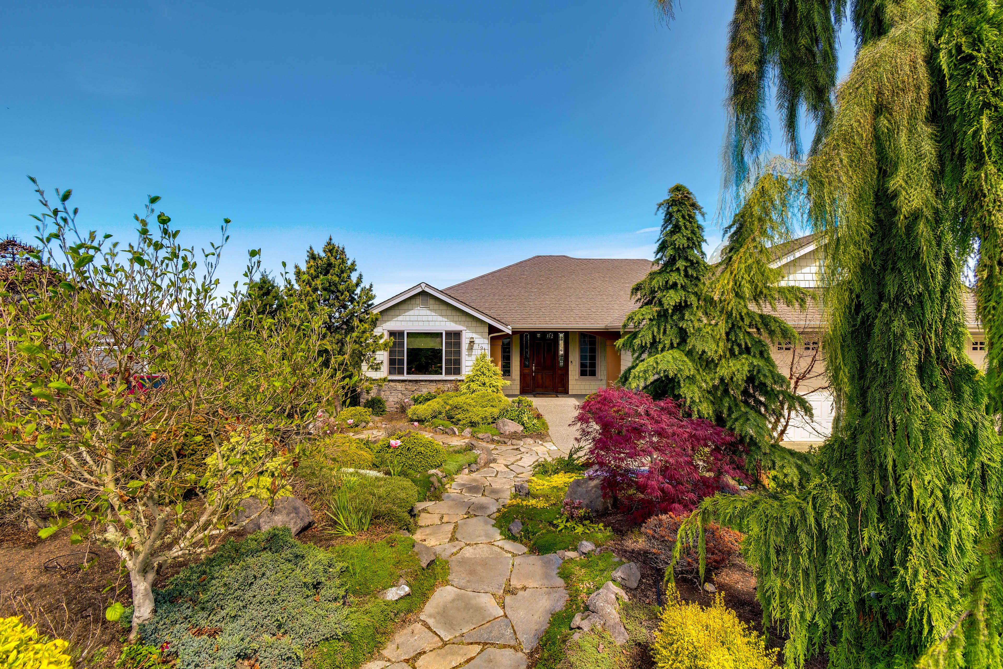 Port Angeles Vacation Rental | 4BR | 3.5BA | Step-Free Access | 3,200 Sq Ft