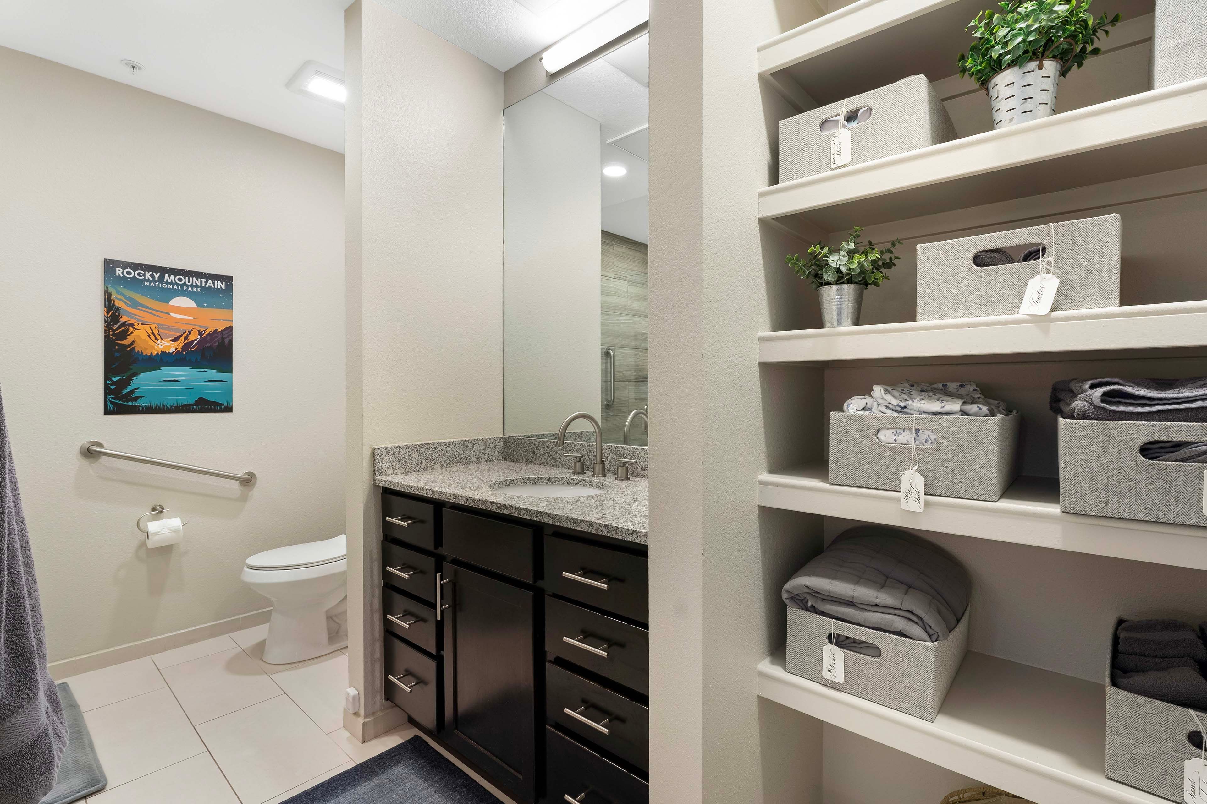 Full Bathroom | Shower | Complimentary Toiletries | Towels Provided
