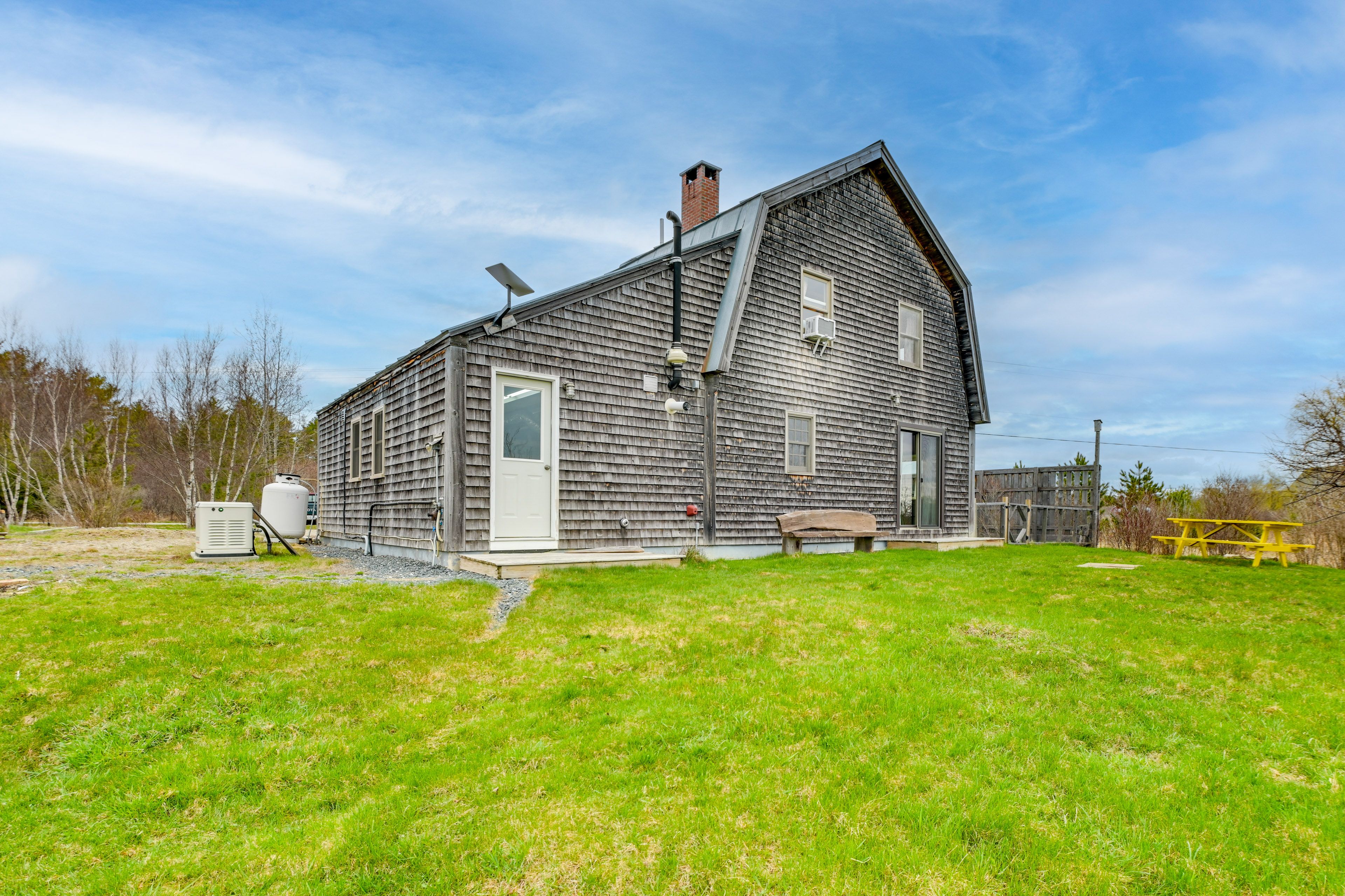 Home Exterior | Driveway Parking (2 Vehicles)