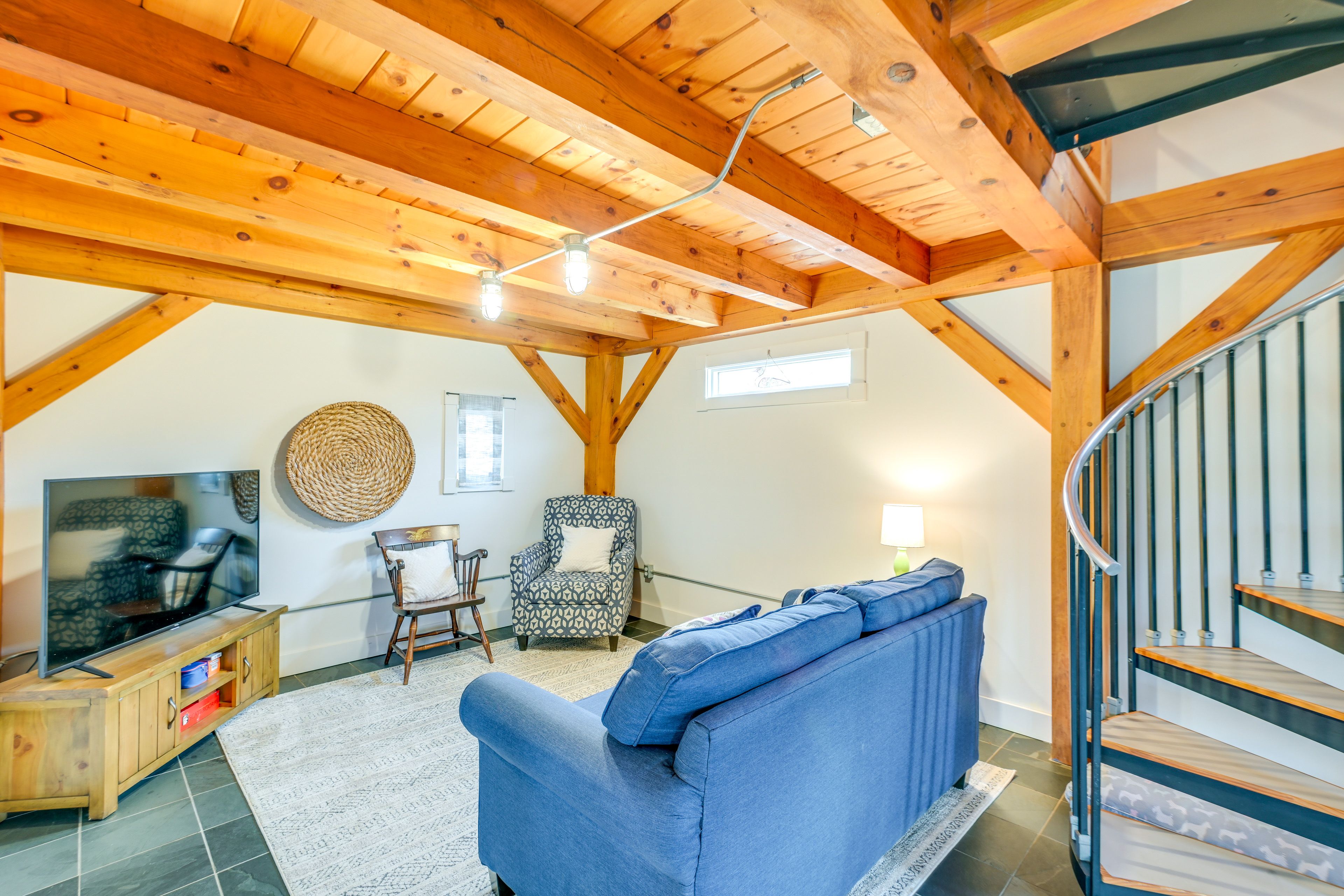 Family Room | Smart TV | 1st Floor