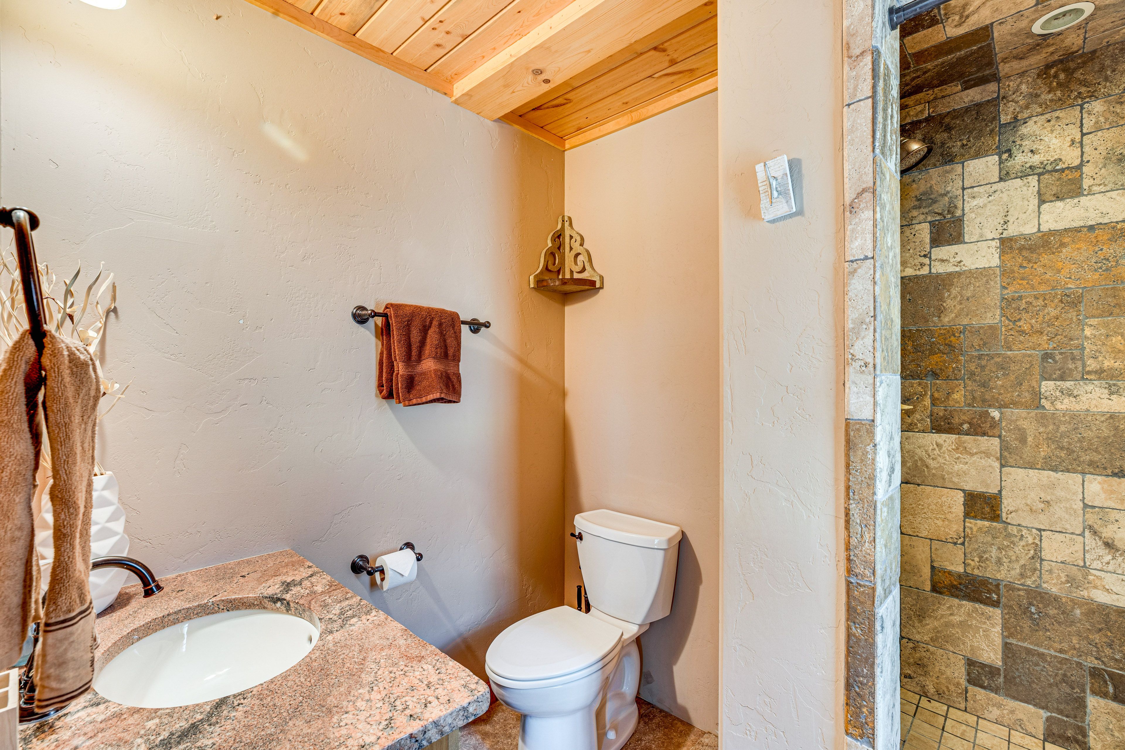 Full Bath | Towels | Hair Dryer | 1st Floor