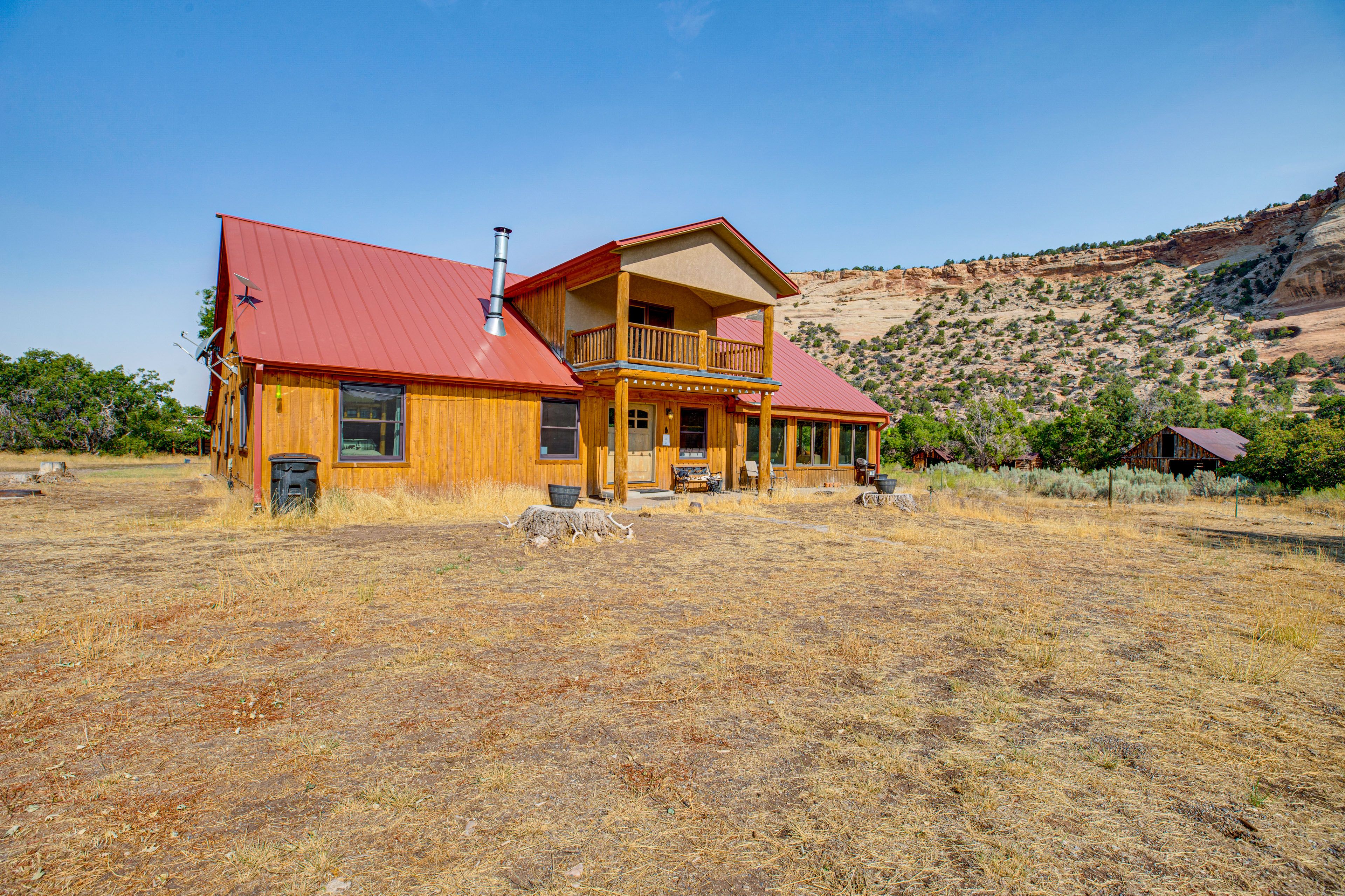 Parking | Driveway (4 Vehicles)