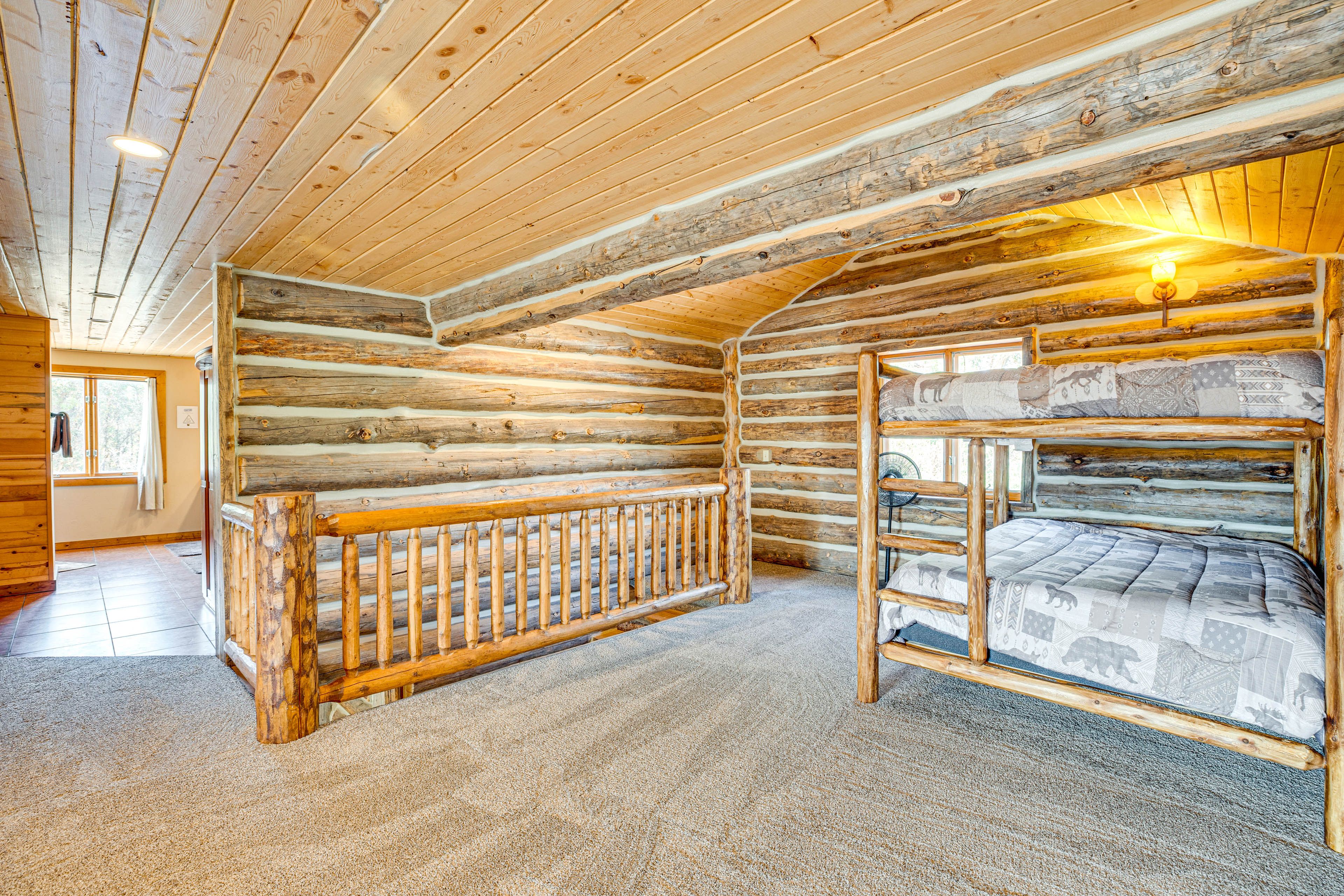 Loft | Queen Bunk Bed | King Bed | 2nd Floor