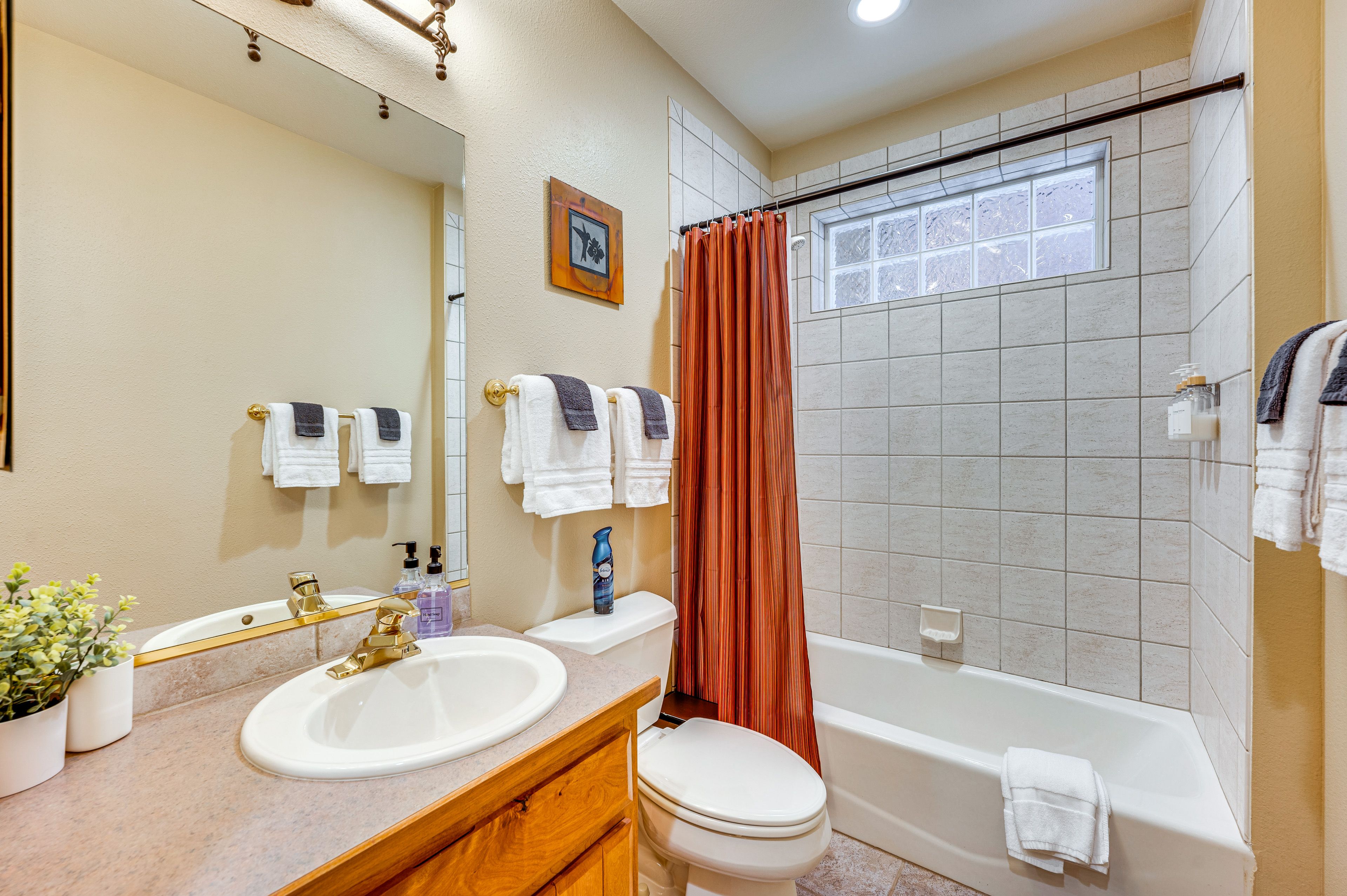 Full Bathroom