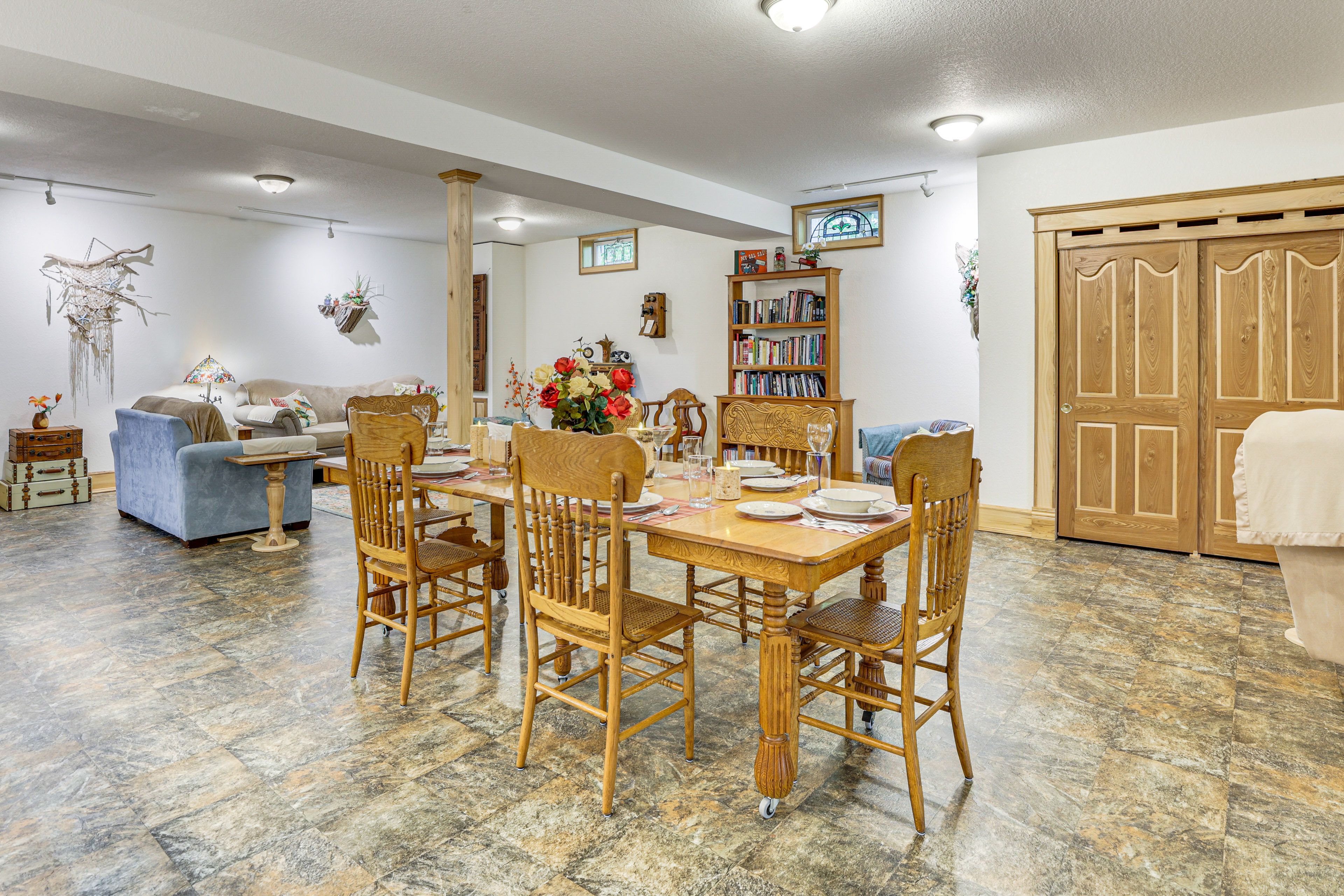 Dining Table | Dishware & Flatware Provided