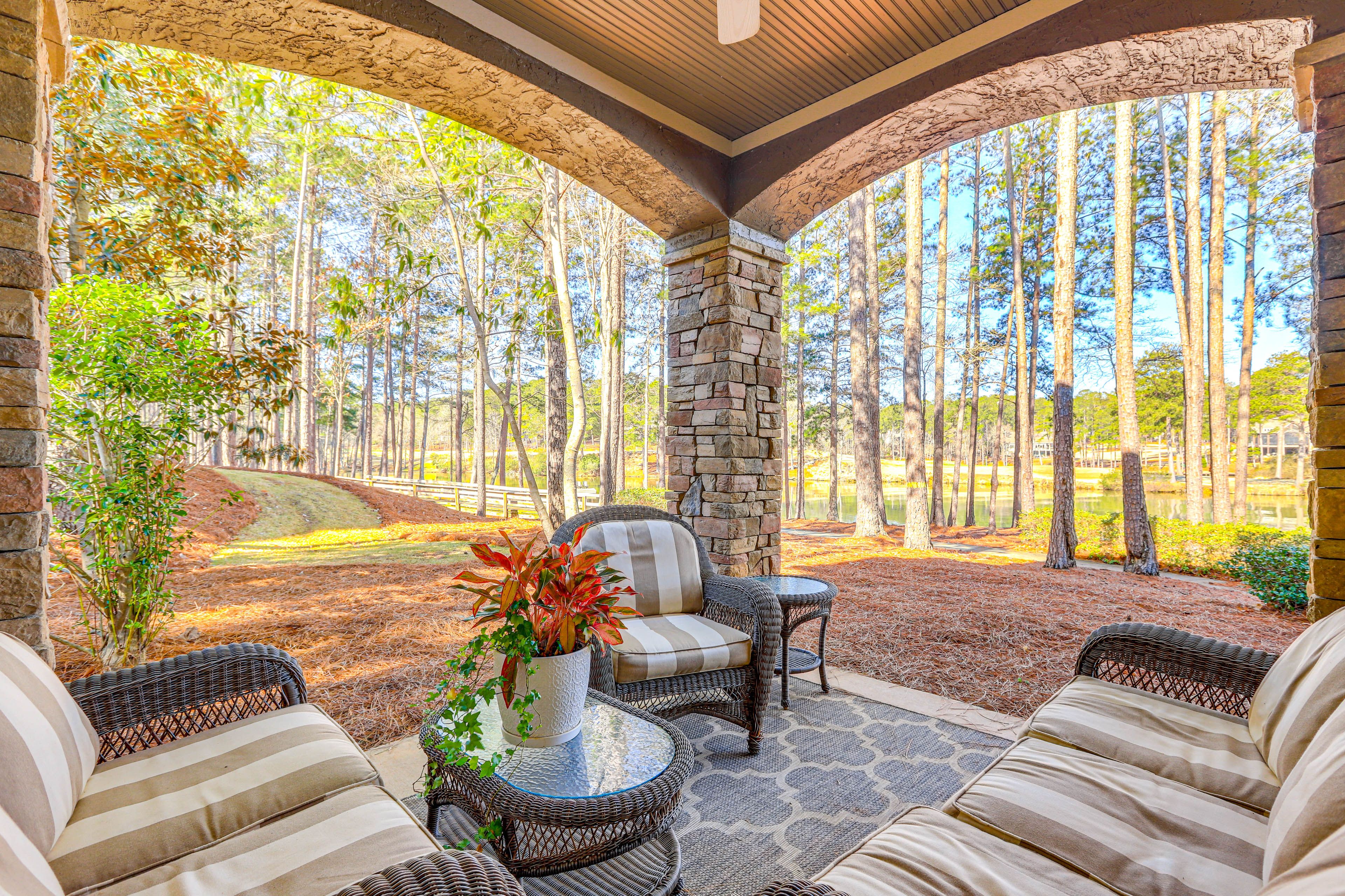 Covered Patio w/ Seating | Lake Views